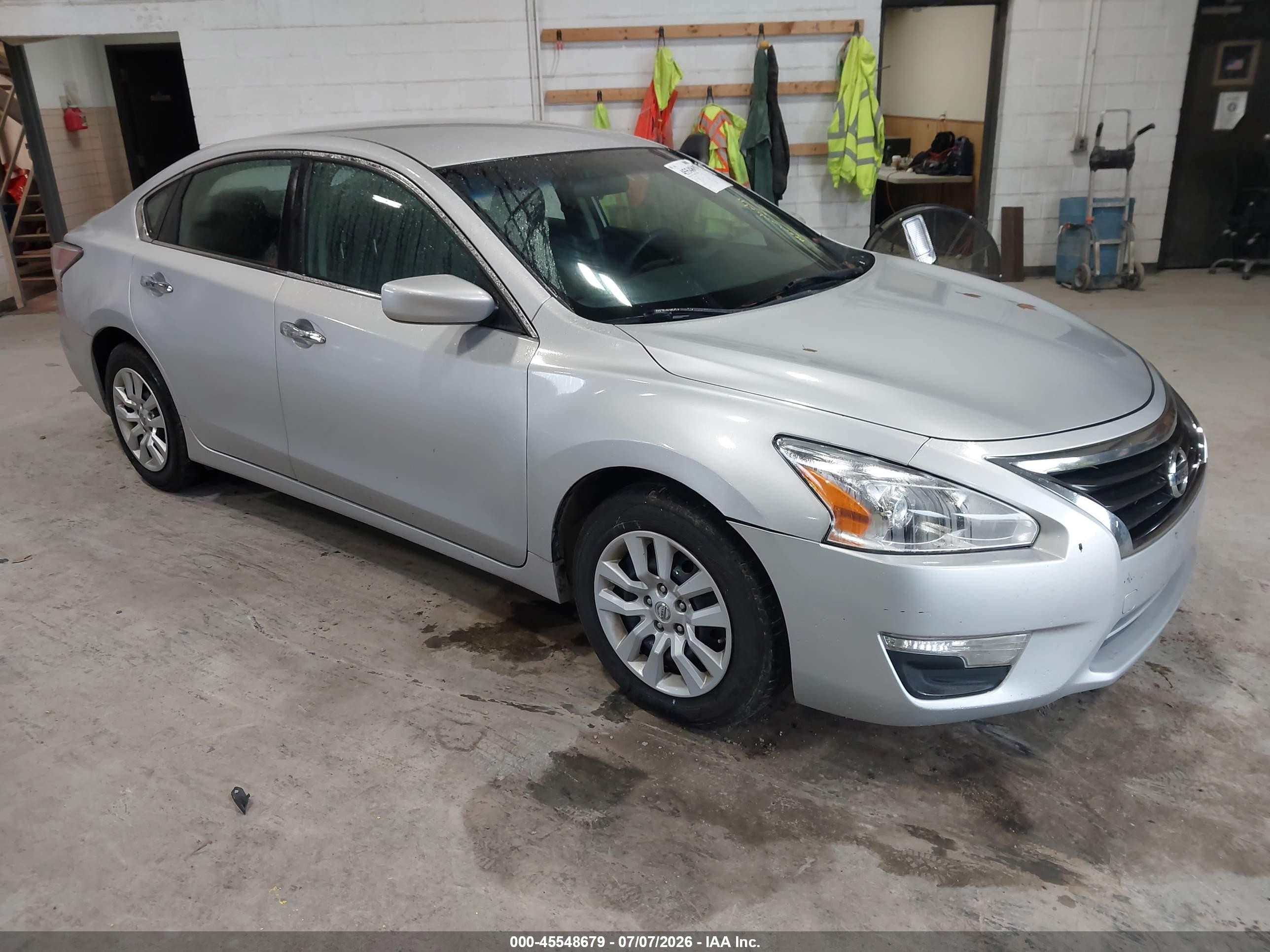 2014 Nissan Altima 2.5 S Silver vin: 1N4AL3AP9EN372865