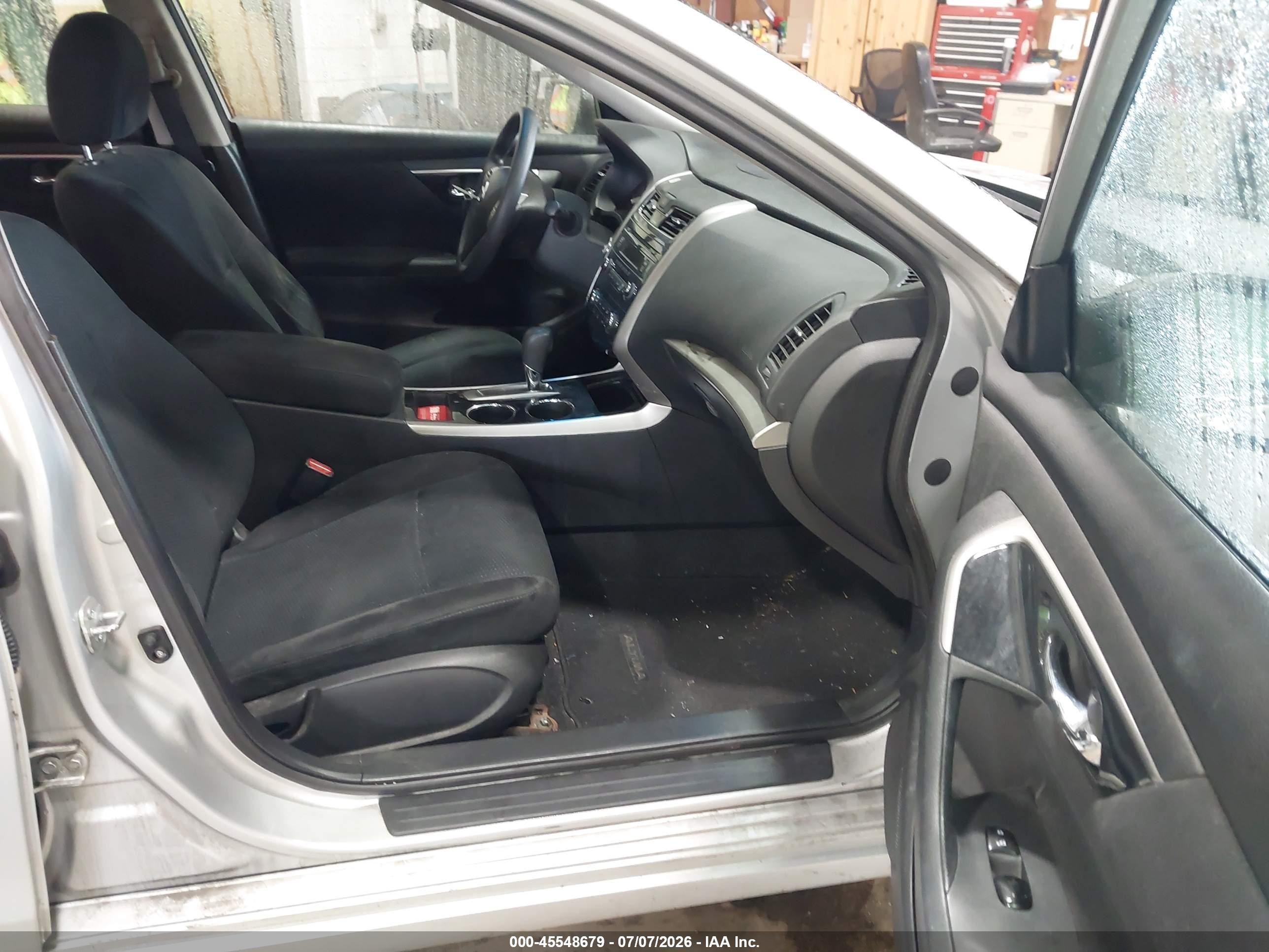 2014 Nissan Altima 2.5 S Silver vin: 1N4AL3AP9EN372865