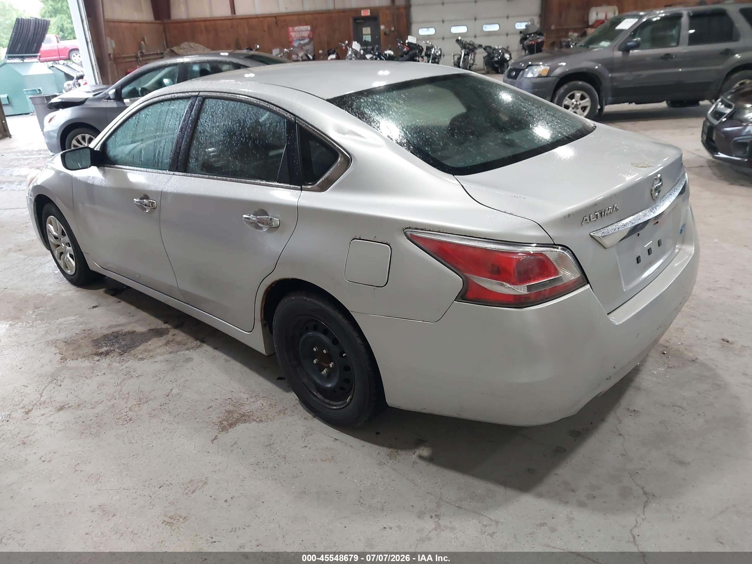 2014 Nissan Altima 2.5 S Silver vin: 1N4AL3AP9EN372865