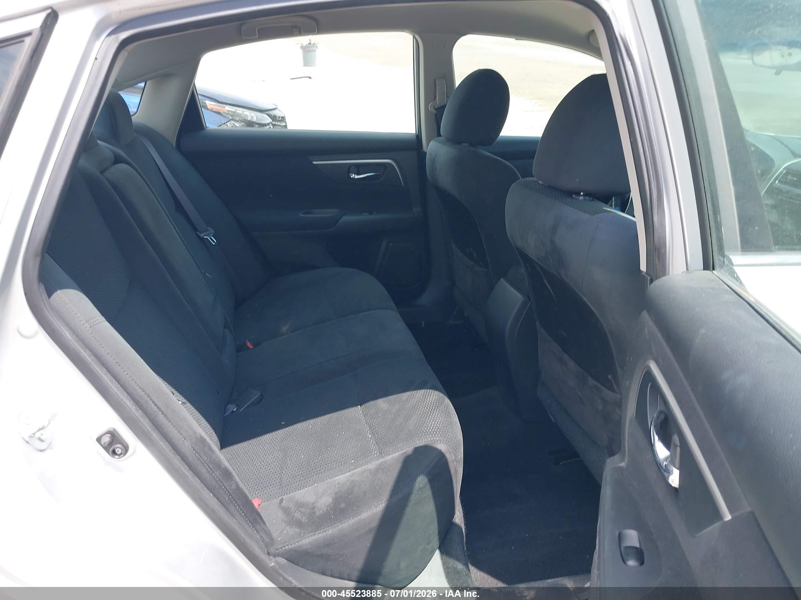 2015 Nissan Altima 2.5 Sv Silver vin: 1N4AL3AP9FC110938