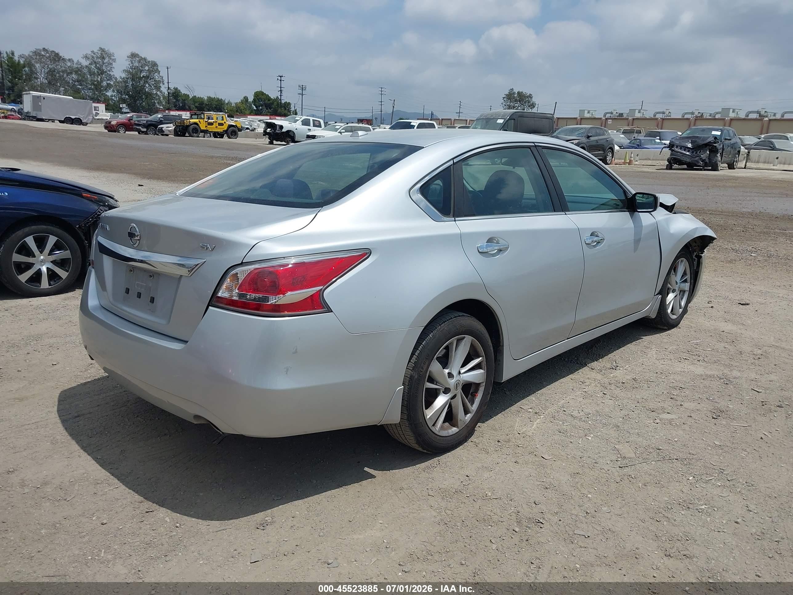 2015 Nissan Altima 2.5 Sv Silver vin: 1N4AL3AP9FC110938