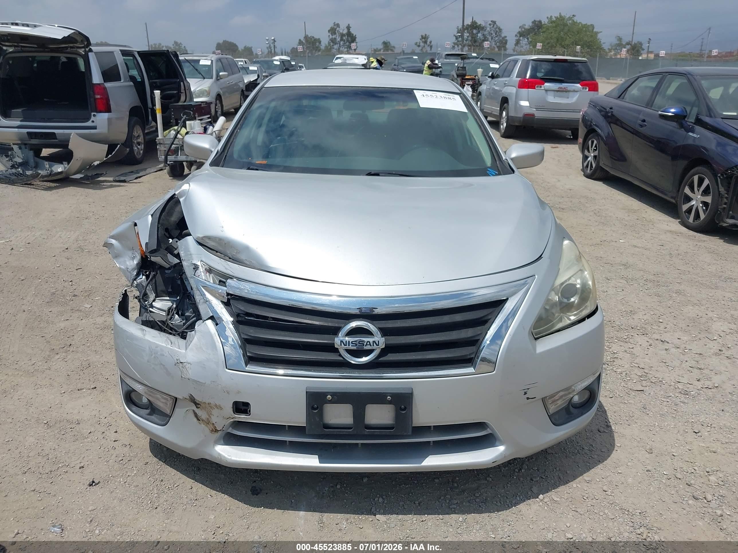 2015 Nissan Altima 2.5 Sv Silver vin: 1N4AL3AP9FC110938