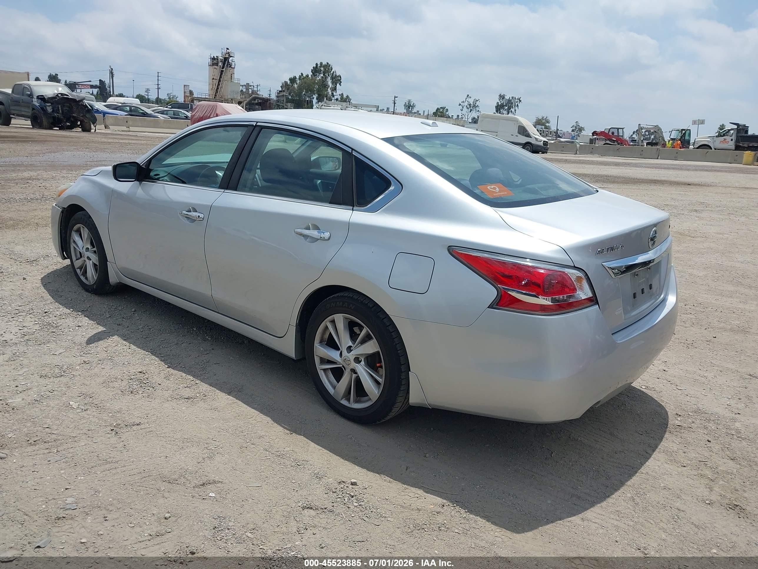 2015 Nissan Altima 2.5 Sv Silver vin: 1N4AL3AP9FC110938