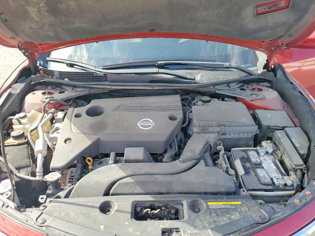 2015 Nissan Altima Burgundy vin: 1N4AL3AP9FC111281
