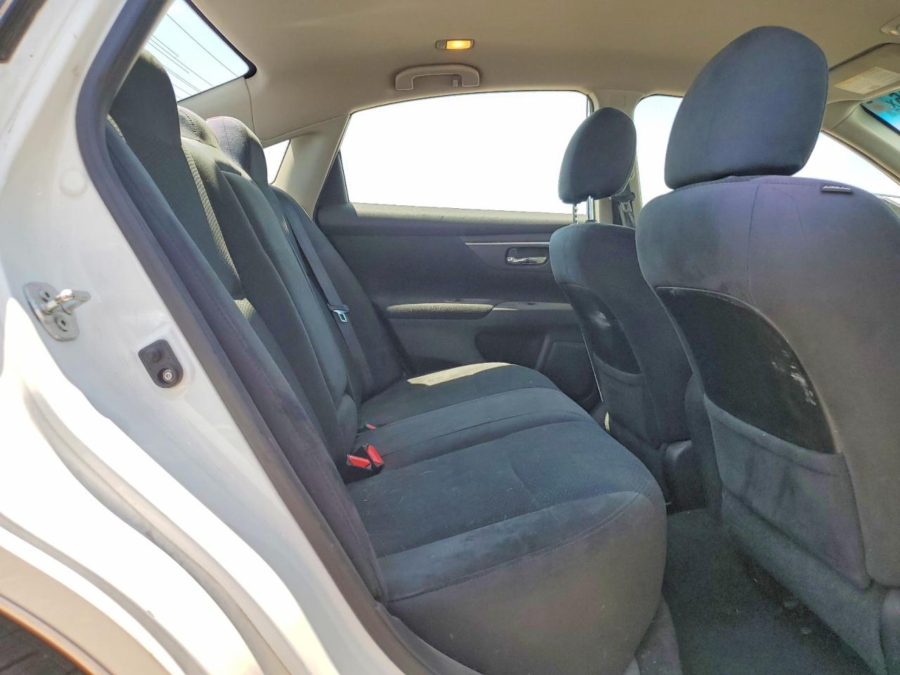 2015 Nissan Altima 2.5 S White vin: 1N4AL3AP9FC113550
