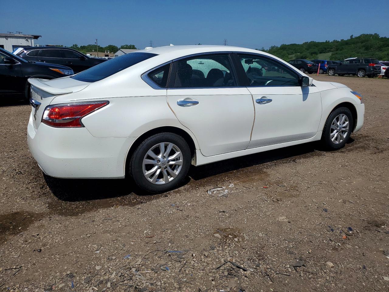 2015 Nissan Altima 2.5 S White vin: 1N4AL3AP9FC113550