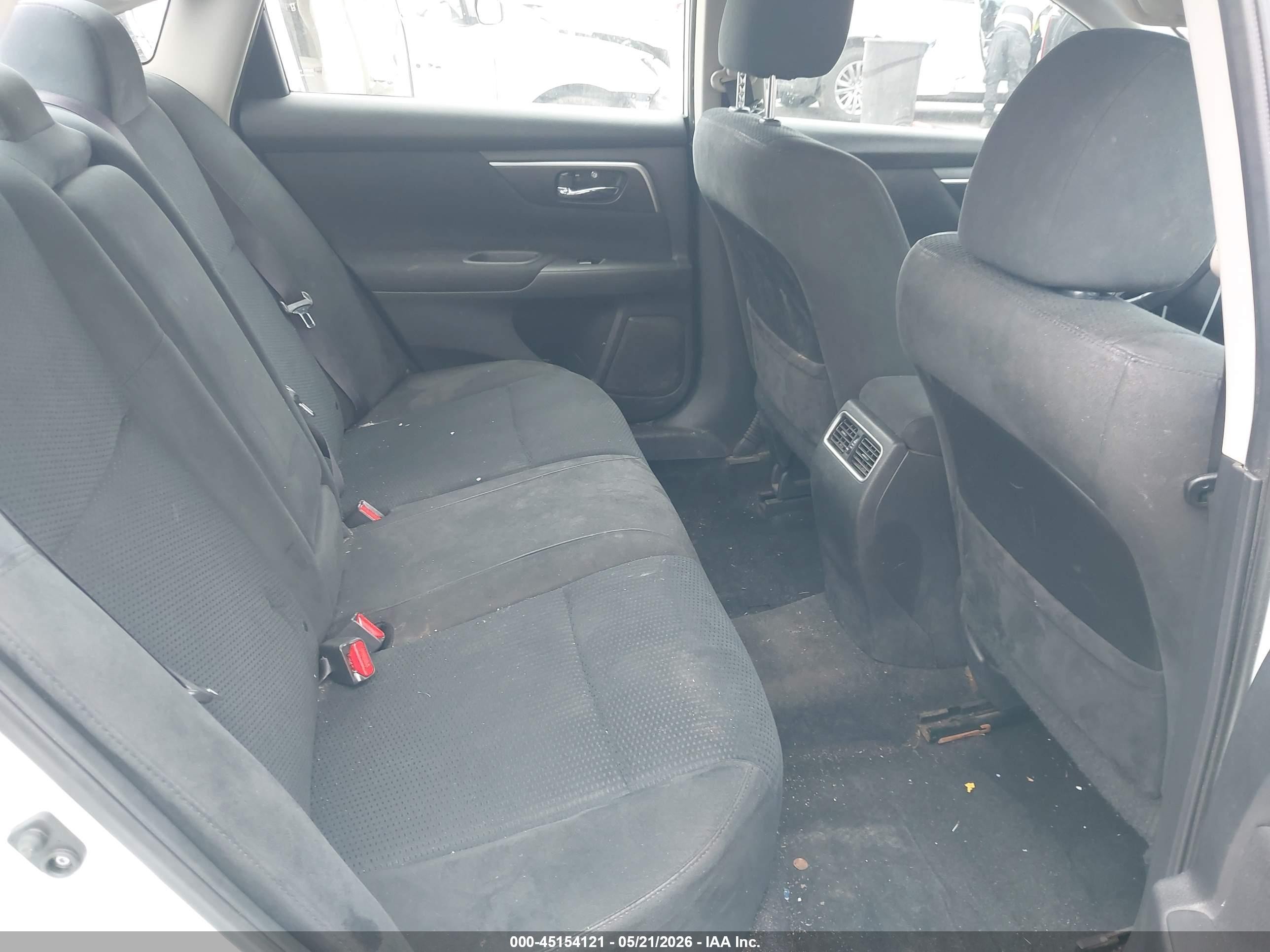 2015 Nissan Altima 2.5 Sv Белый vin: 1N4AL3AP9FC114469