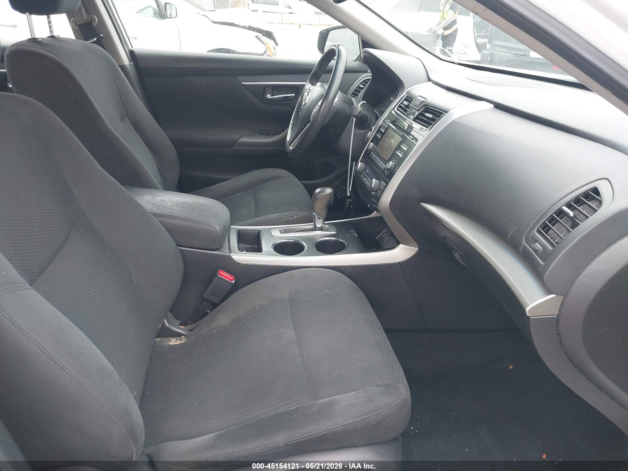 2015 Nissan Altima 2.5 Sv Белый vin: 1N4AL3AP9FC114469
