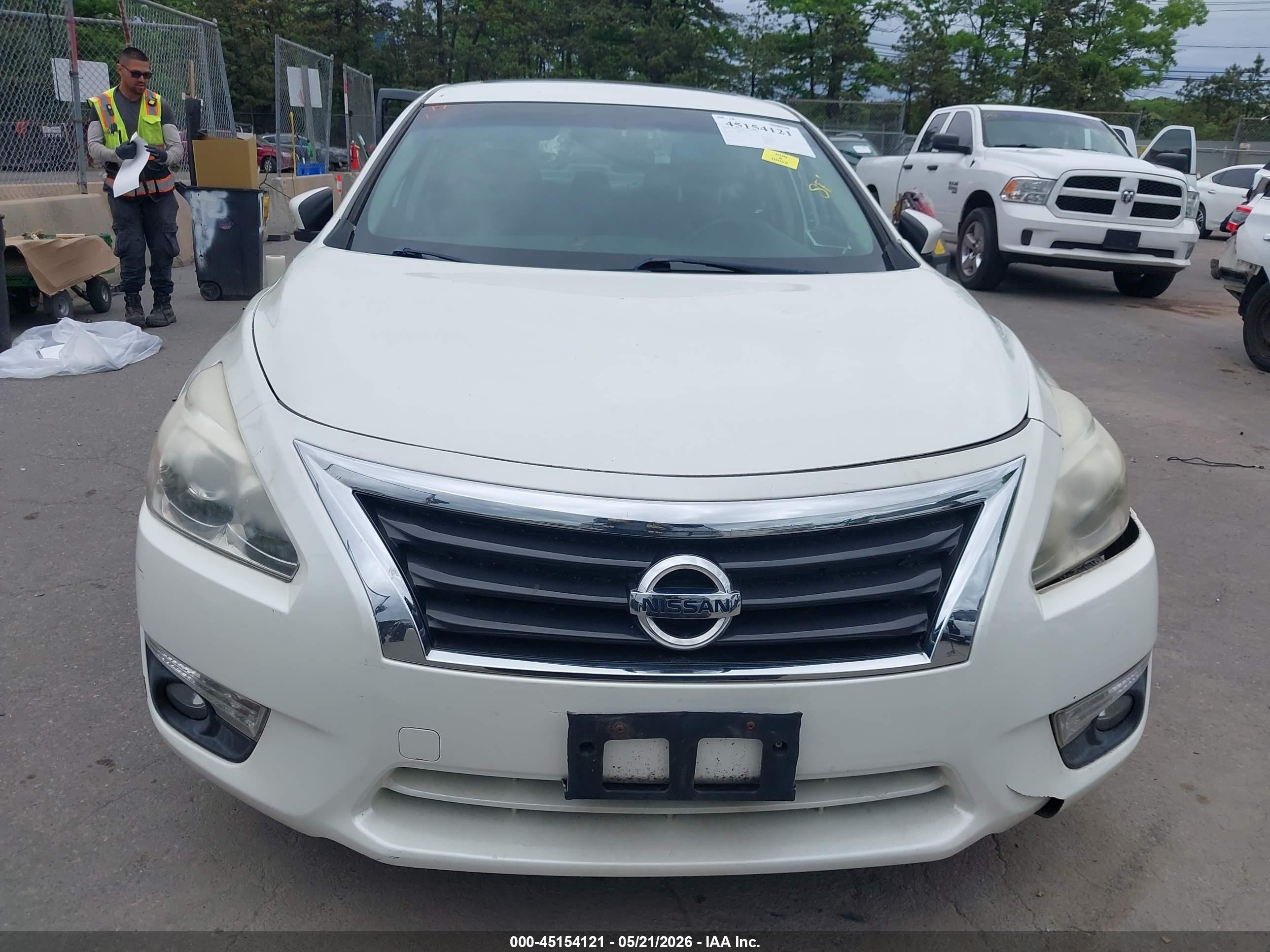 2015 Nissan Altima 2.5 Sv Белый vin: 1N4AL3AP9FC114469