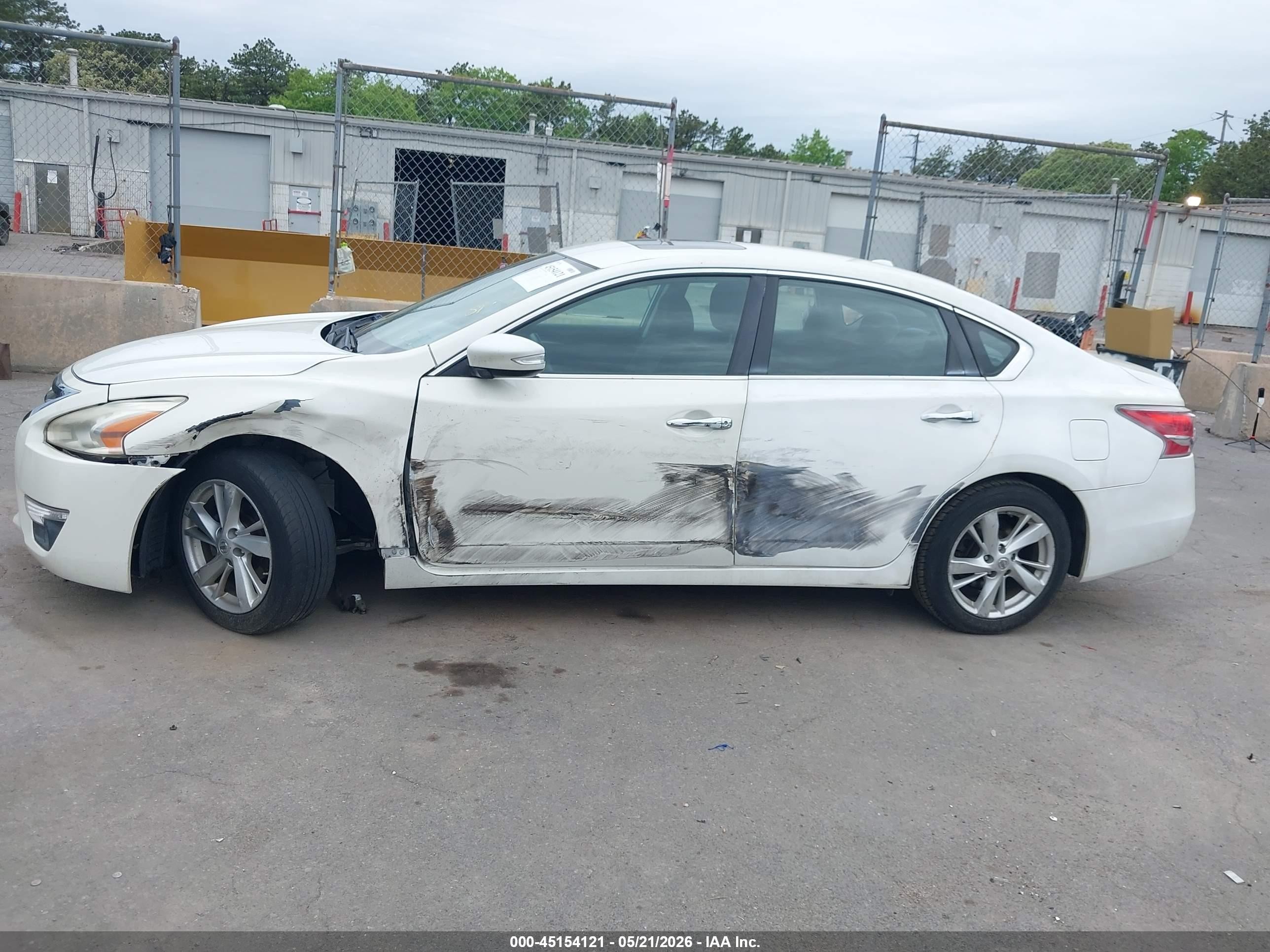 2015 Nissan Altima 2.5 Sv Белый vin: 1N4AL3AP9FC114469