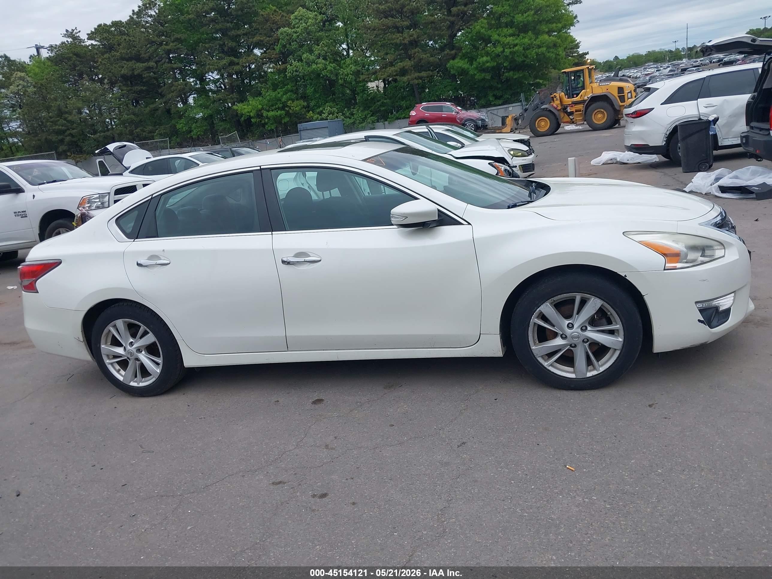 2015 Nissan Altima 2.5 Sv Белый vin: 1N4AL3AP9FC114469