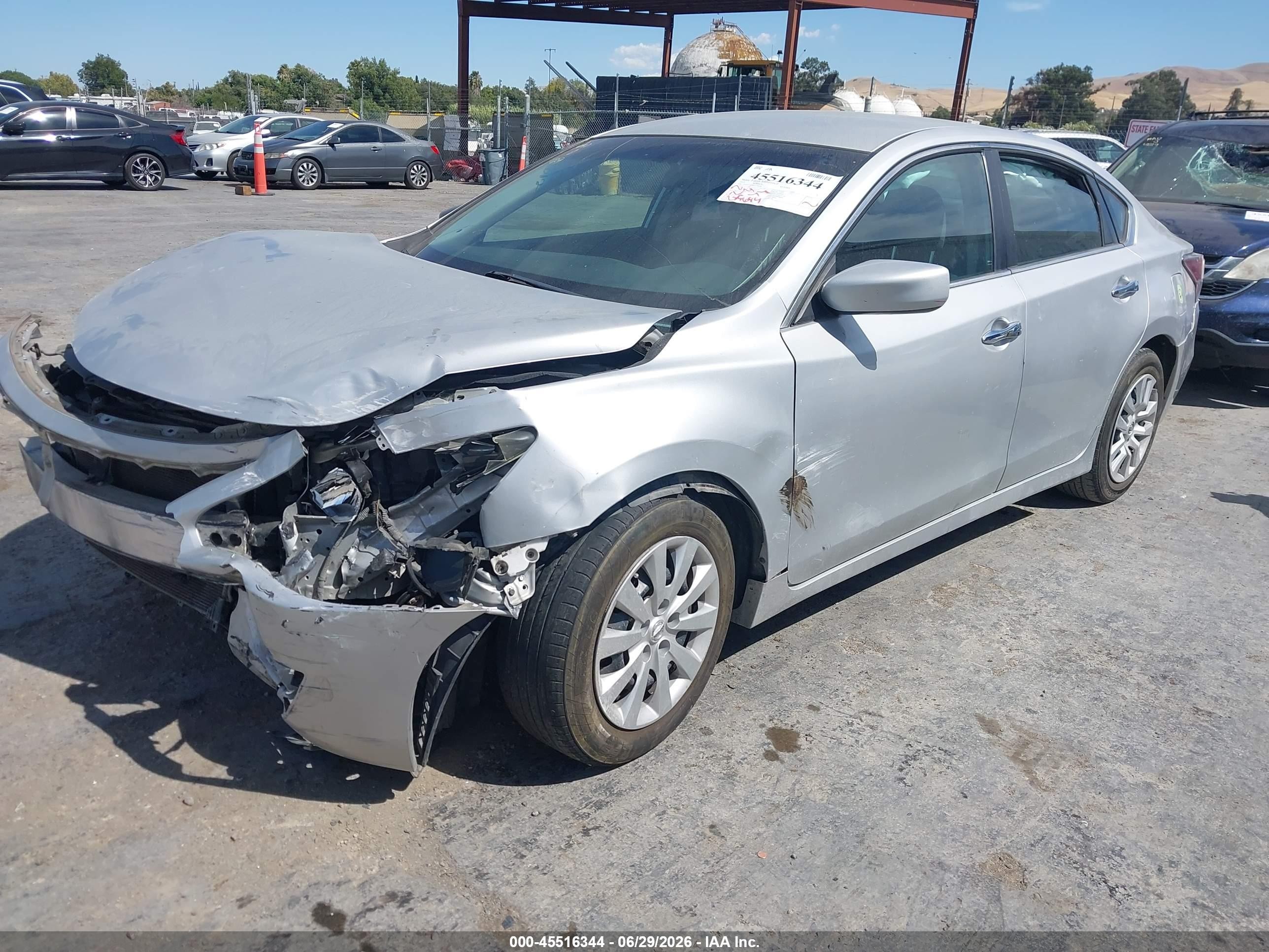 2015 Nissan Altima 2.5/2.5 S/2.5 Sl/2.5 Sv Серебряный vin: 1N4AL3AP9FC118246