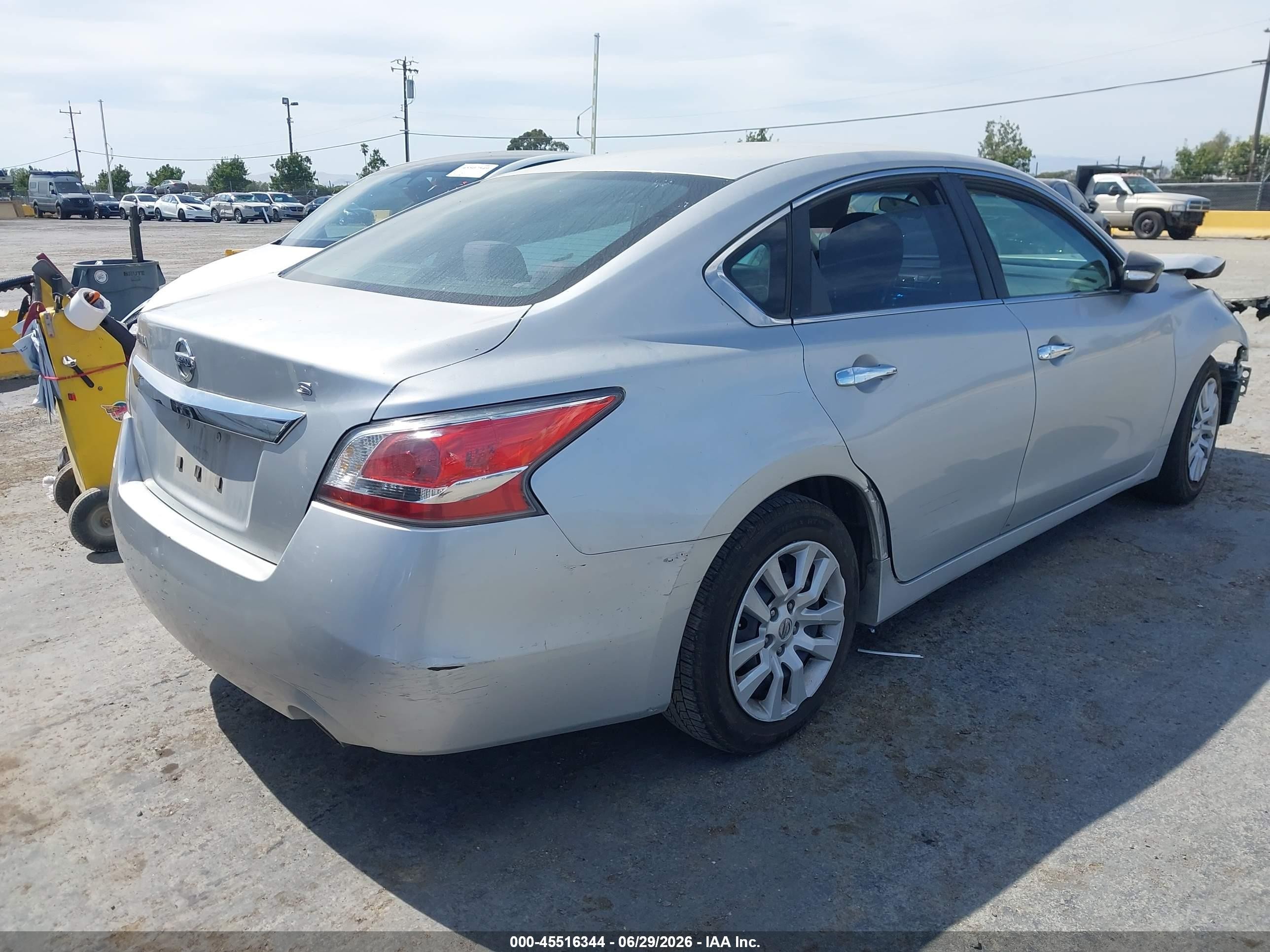 2015 Nissan Altima 2.5/2.5 S/2.5 Sl/2.5 Sv Серебряный vin: 1N4AL3AP9FC118246