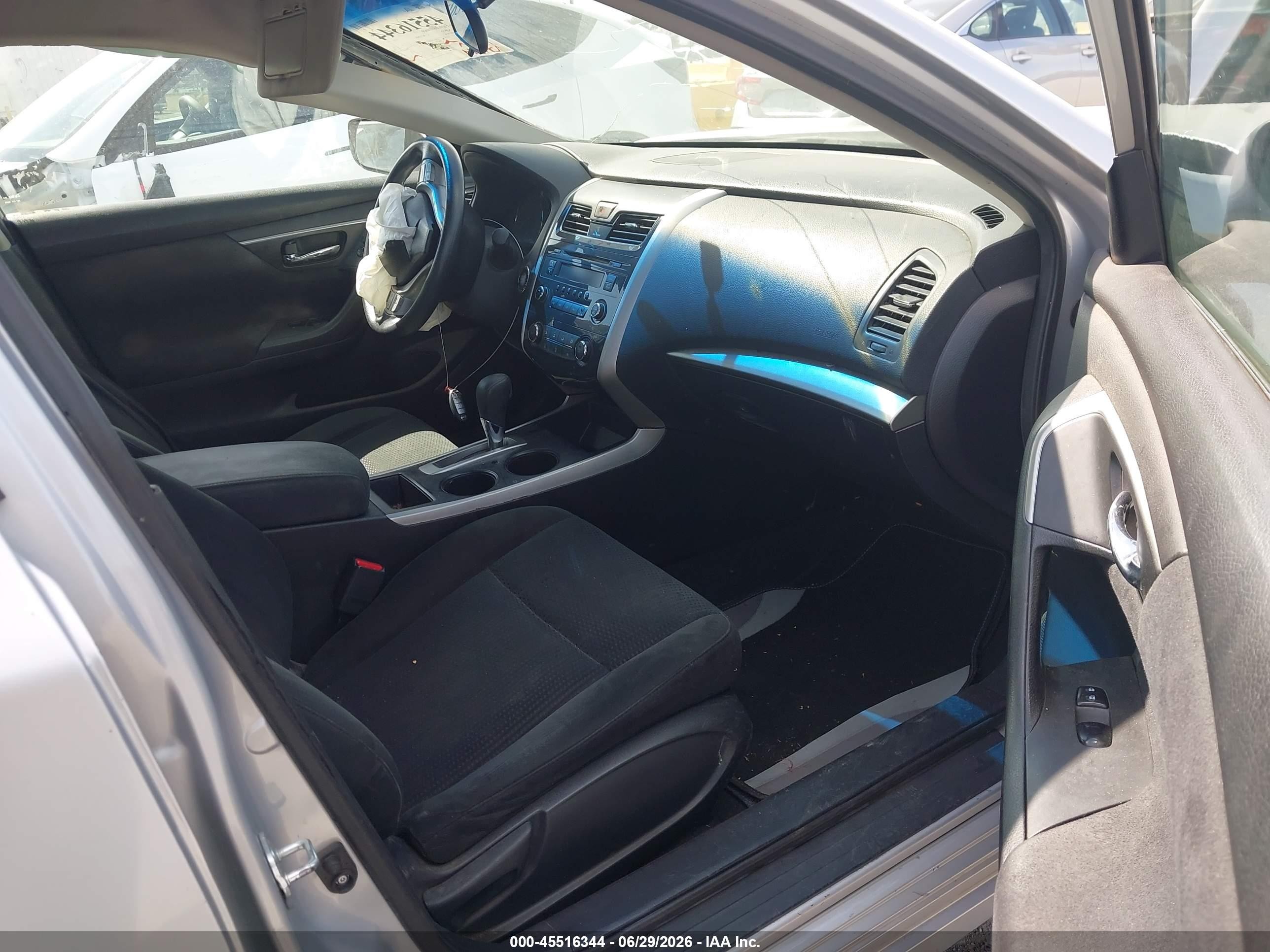 2015 Nissan Altima 2.5/2.5 S/2.5 Sl/2.5 Sv Серебряный vin: 1N4AL3AP9FC118246