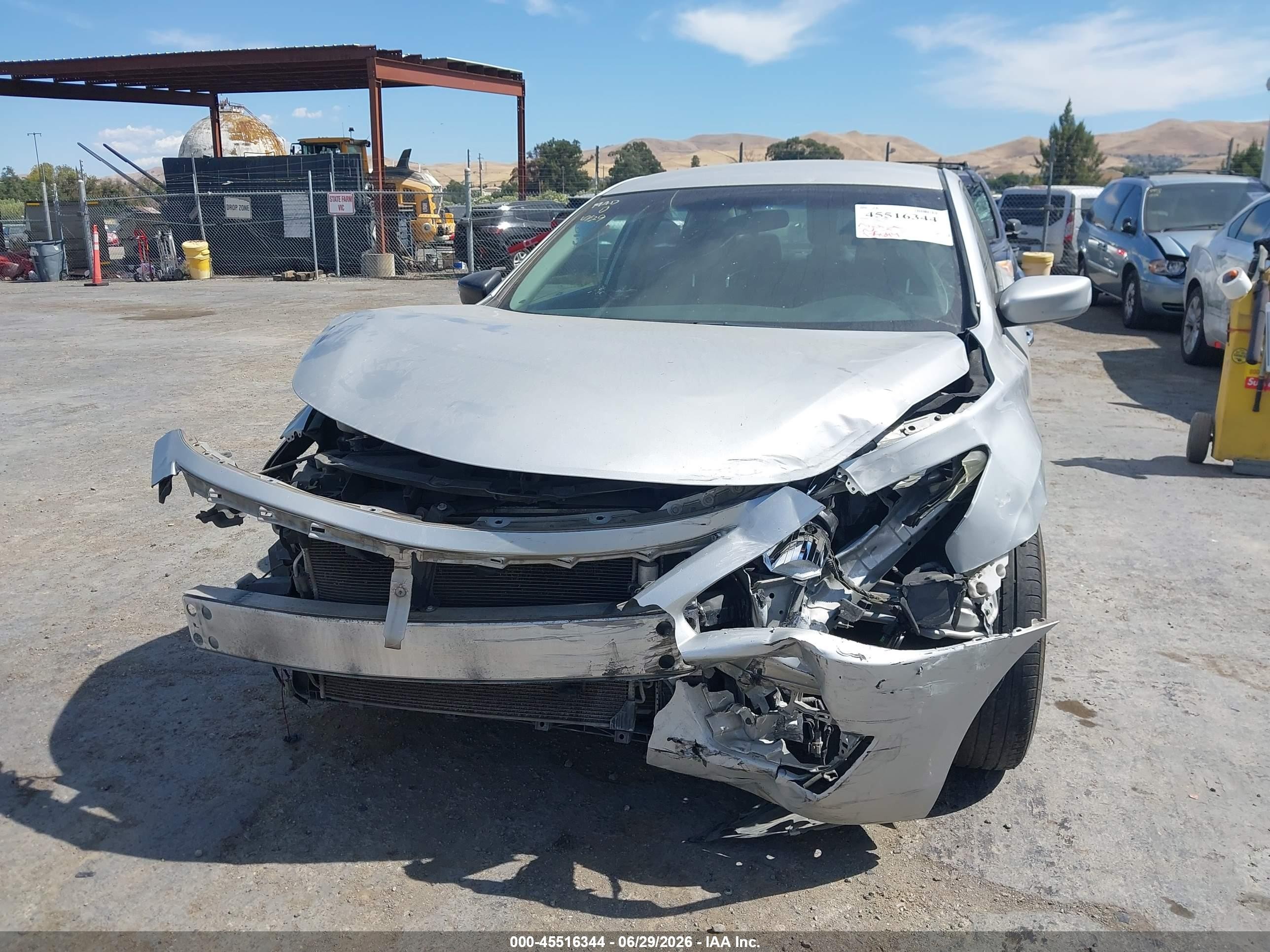 2015 Nissan Altima 2.5/2.5 S/2.5 Sl/2.5 Sv Серебряный vin: 1N4AL3AP9FC118246