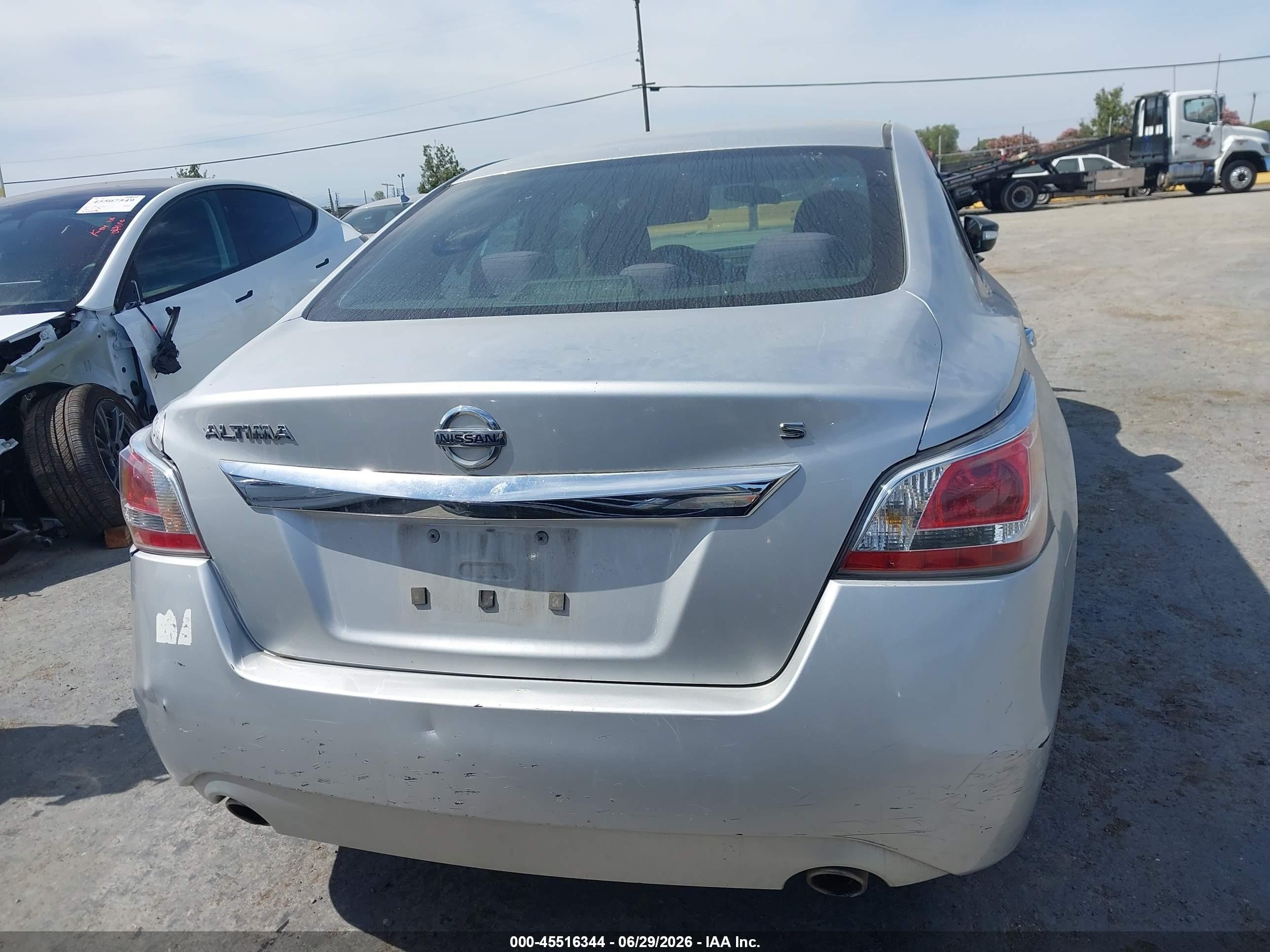 2015 Nissan Altima 2.5/2.5 S/2.5 Sl/2.5 Sv Серебряный vin: 1N4AL3AP9FC118246