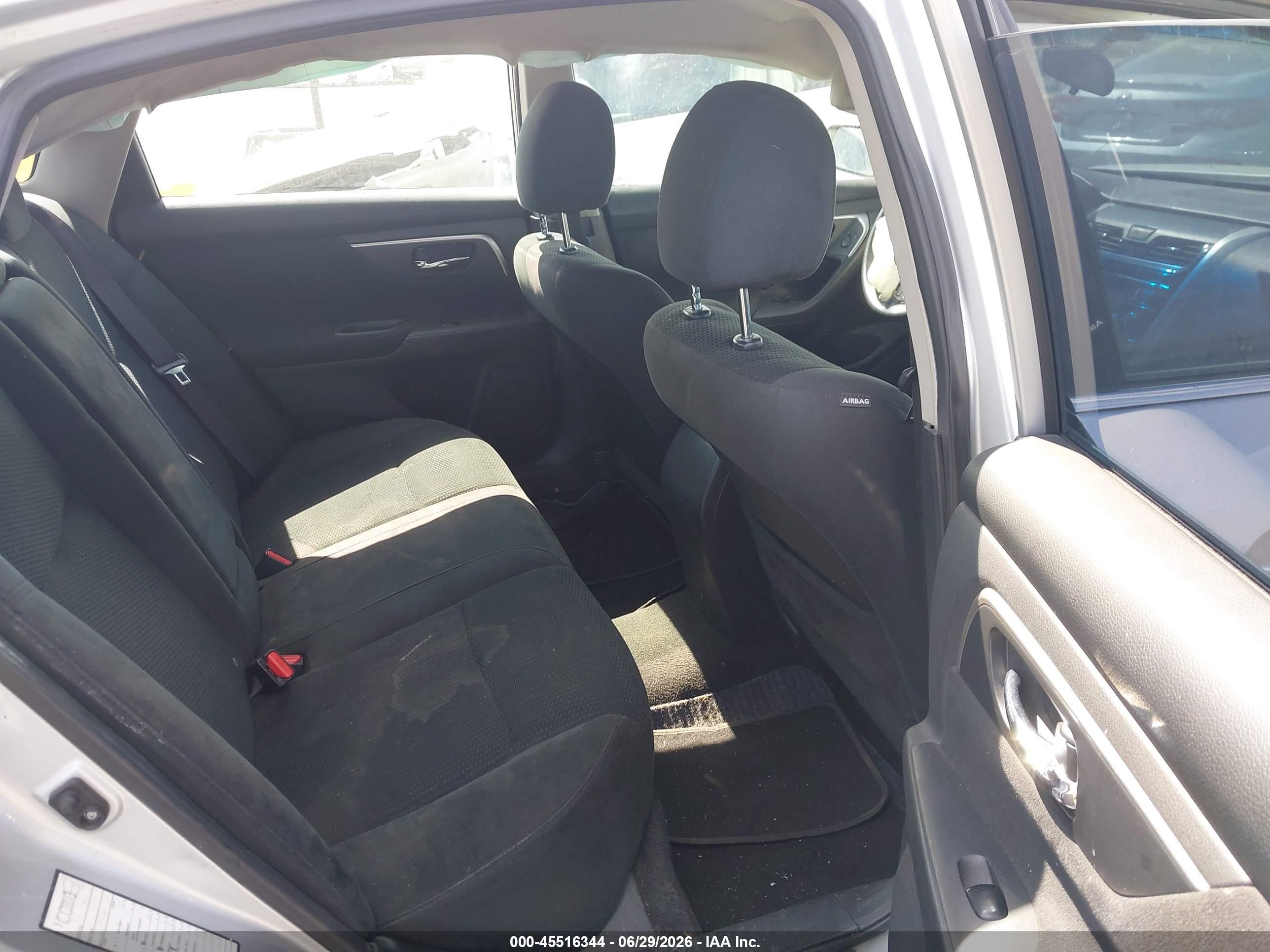 2015 Nissan Altima 2.5/2.5 S/2.5 Sl/2.5 Sv Серебряный vin: 1N4AL3AP9FC118246