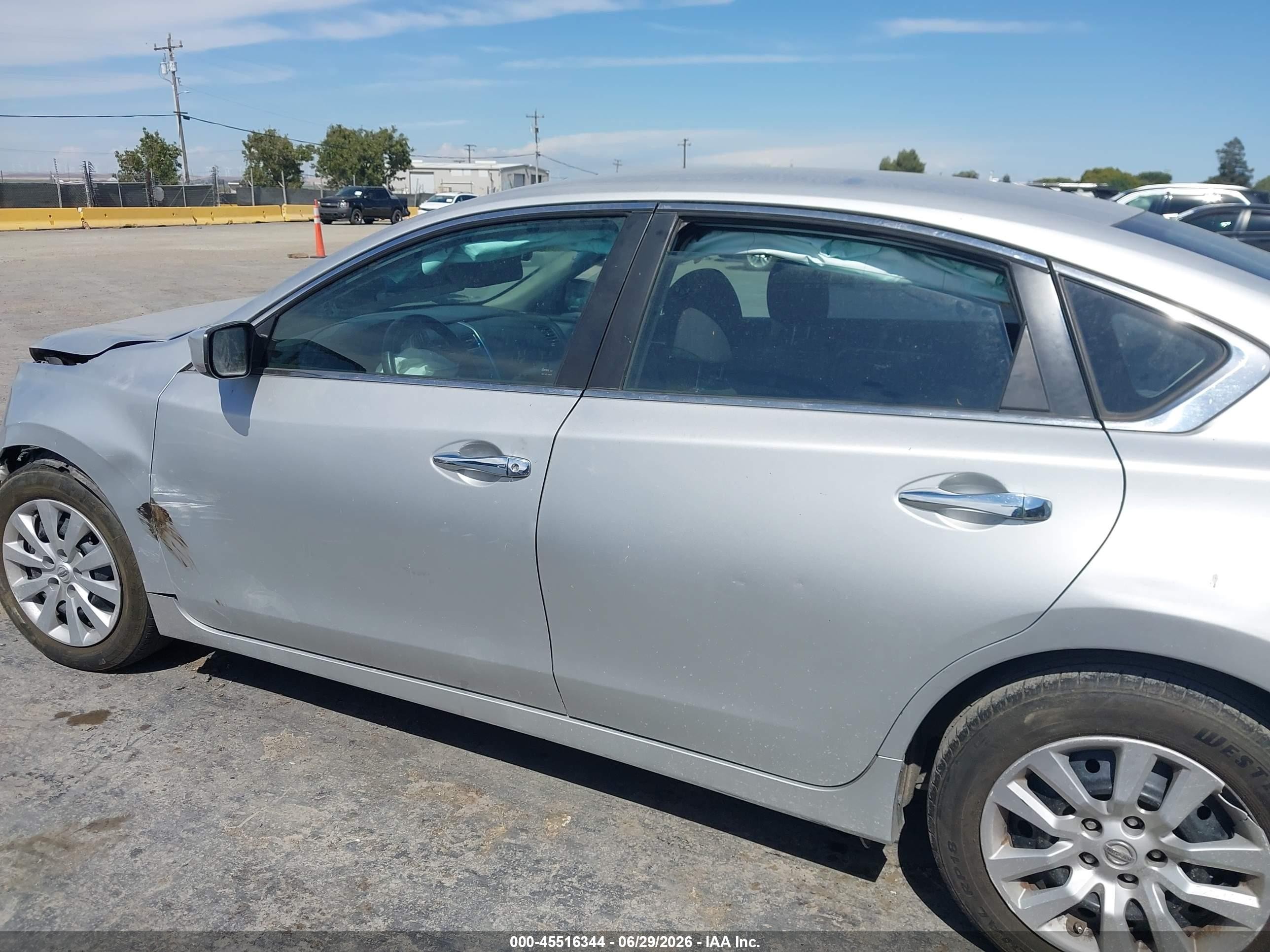 2015 Nissan Altima 2.5/2.5 S/2.5 Sl/2.5 Sv Серебряный vin: 1N4AL3AP9FC118246