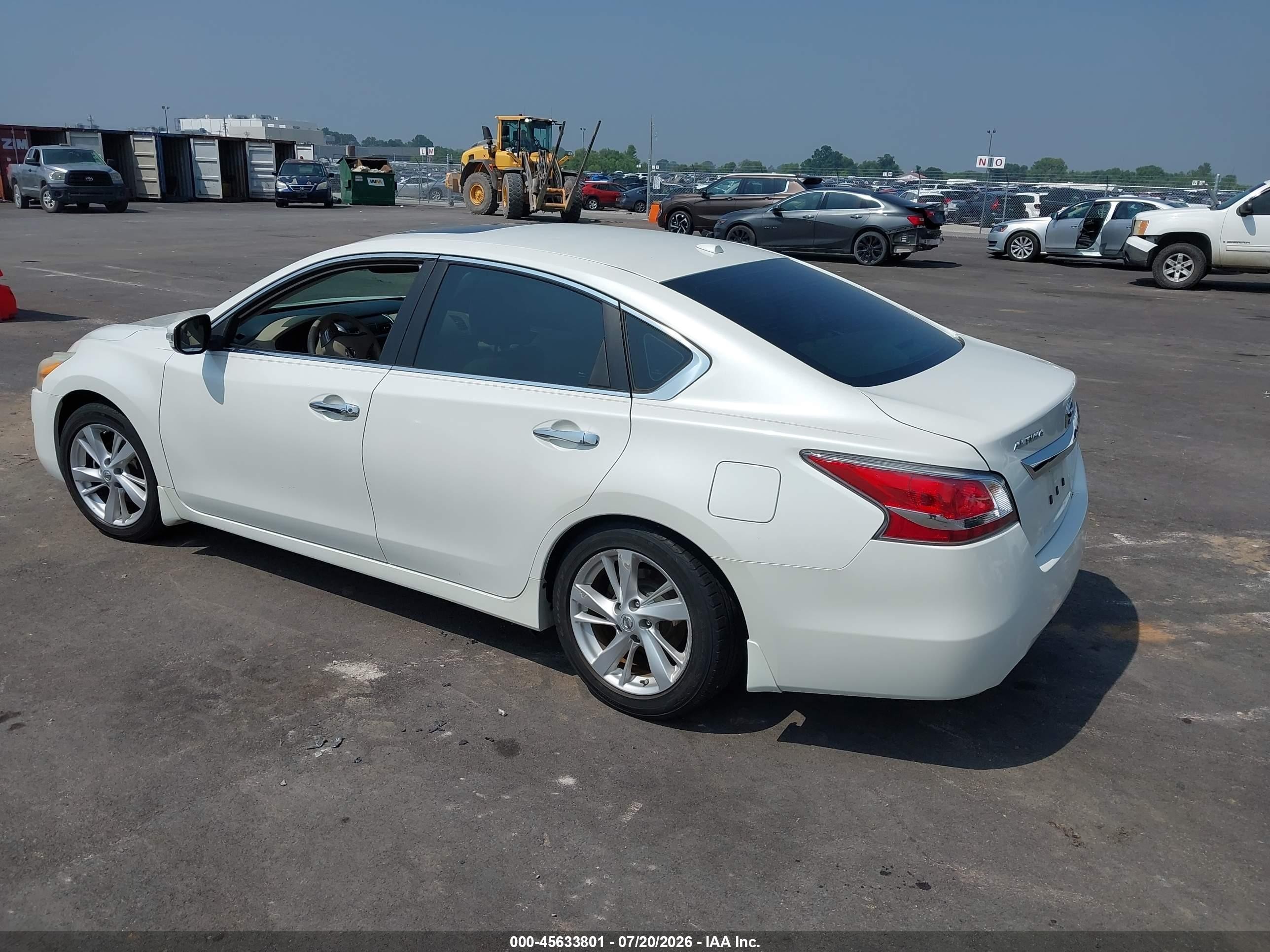 2015 Nissan Altima 2.5 Sv White vin: 1N4AL3AP9FC120191