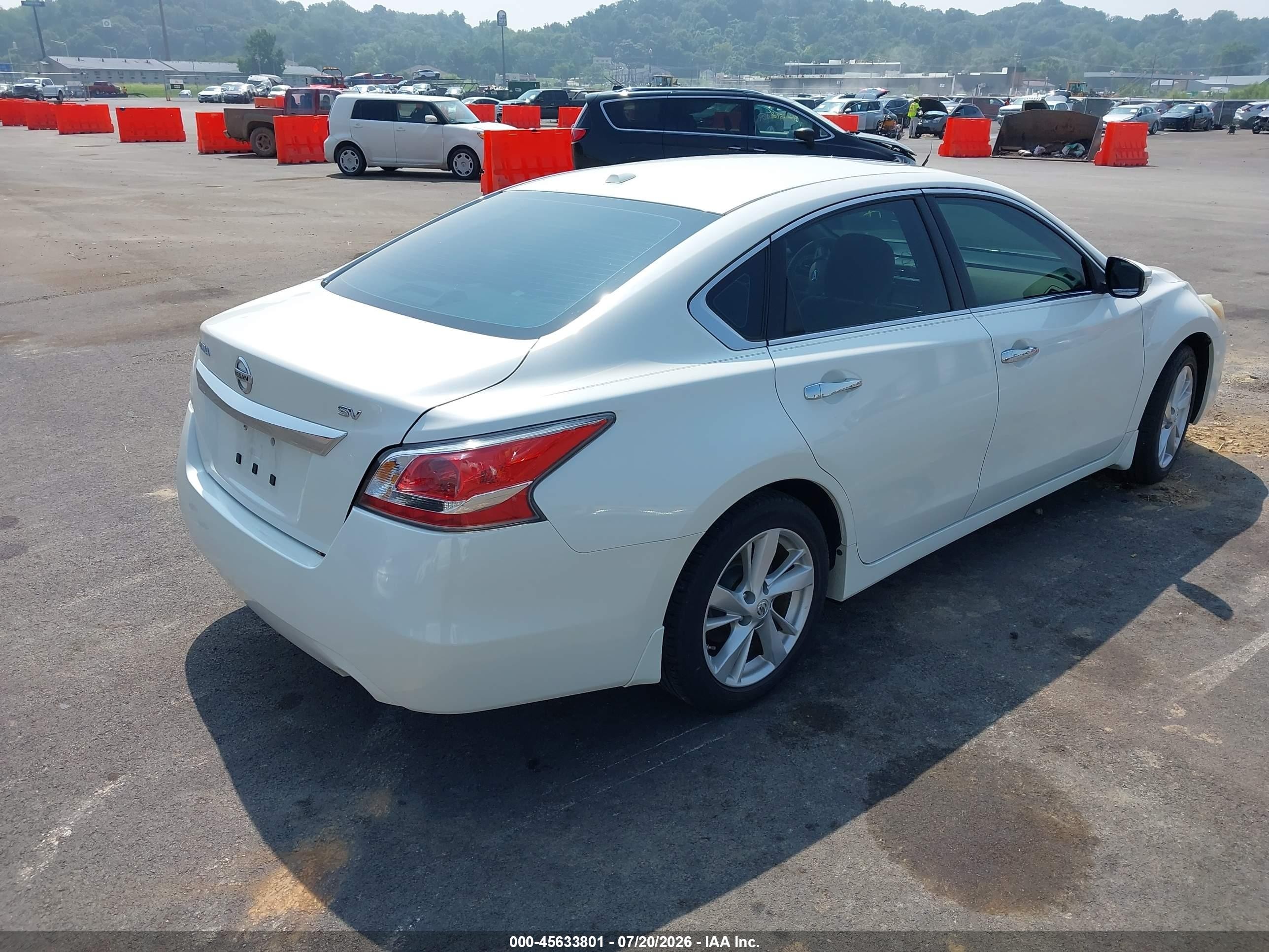 2015 Nissan Altima 2.5 Sv White vin: 1N4AL3AP9FC120191
