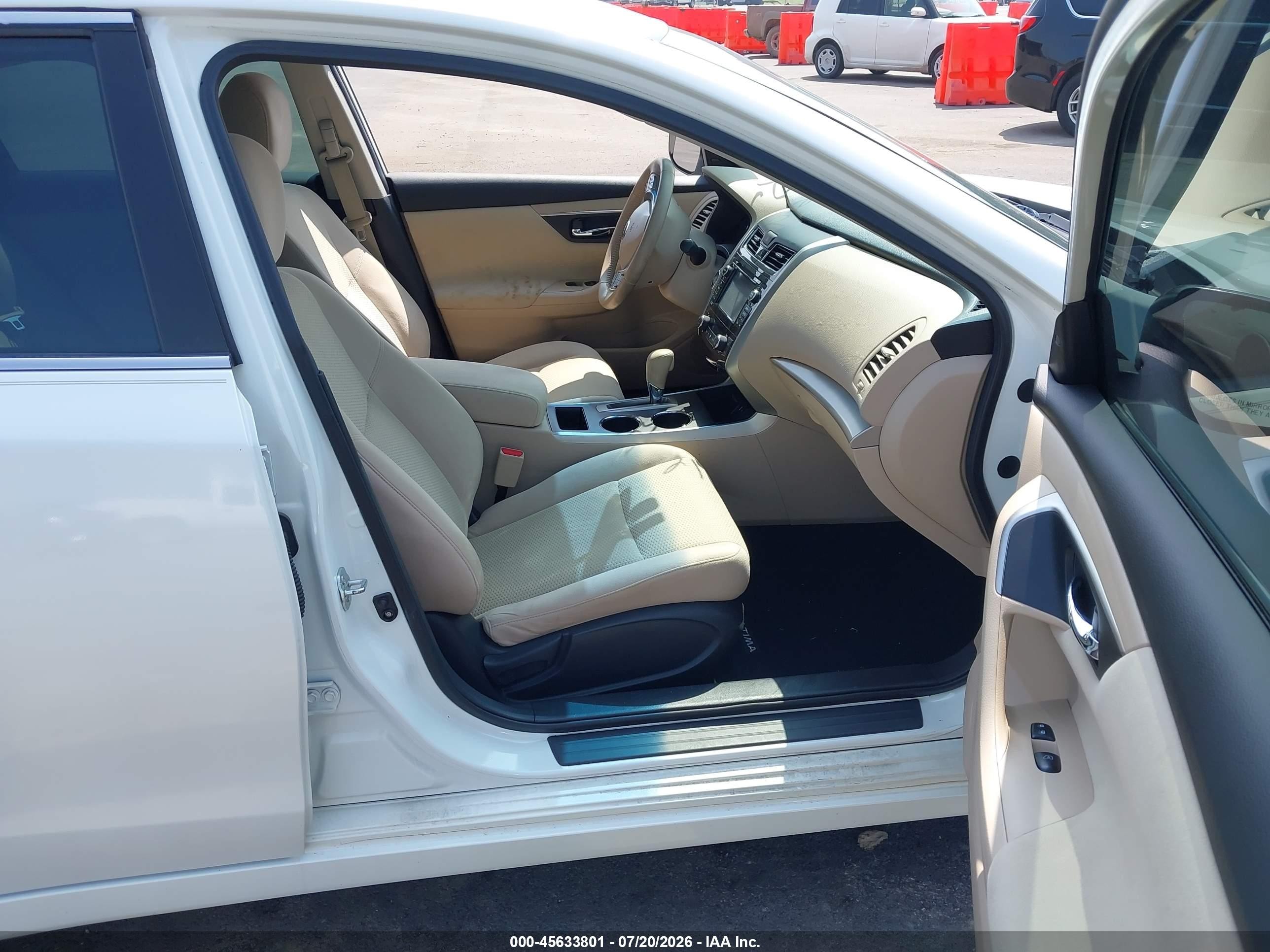 2015 Nissan Altima 2.5 Sv White vin: 1N4AL3AP9FC120191