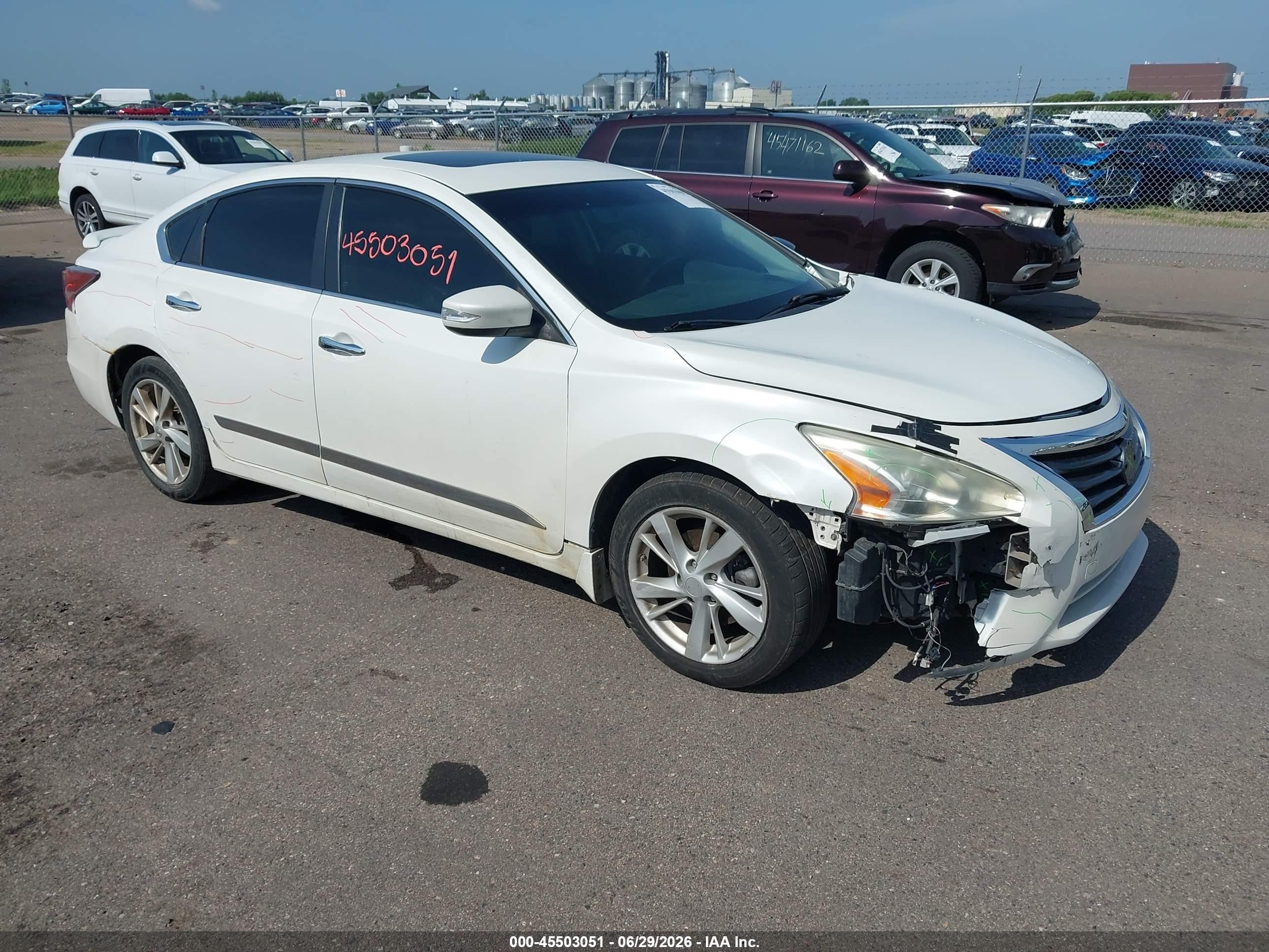 2015 Nissan Altima 2.5 Sv White vin: 1N4AL3AP9FC121275