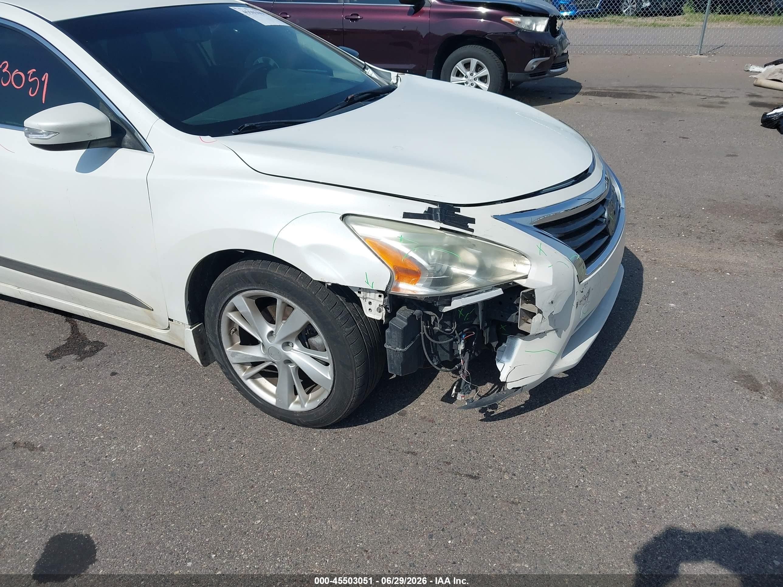 2015 Nissan Altima 2.5 Sv White vin: 1N4AL3AP9FC121275