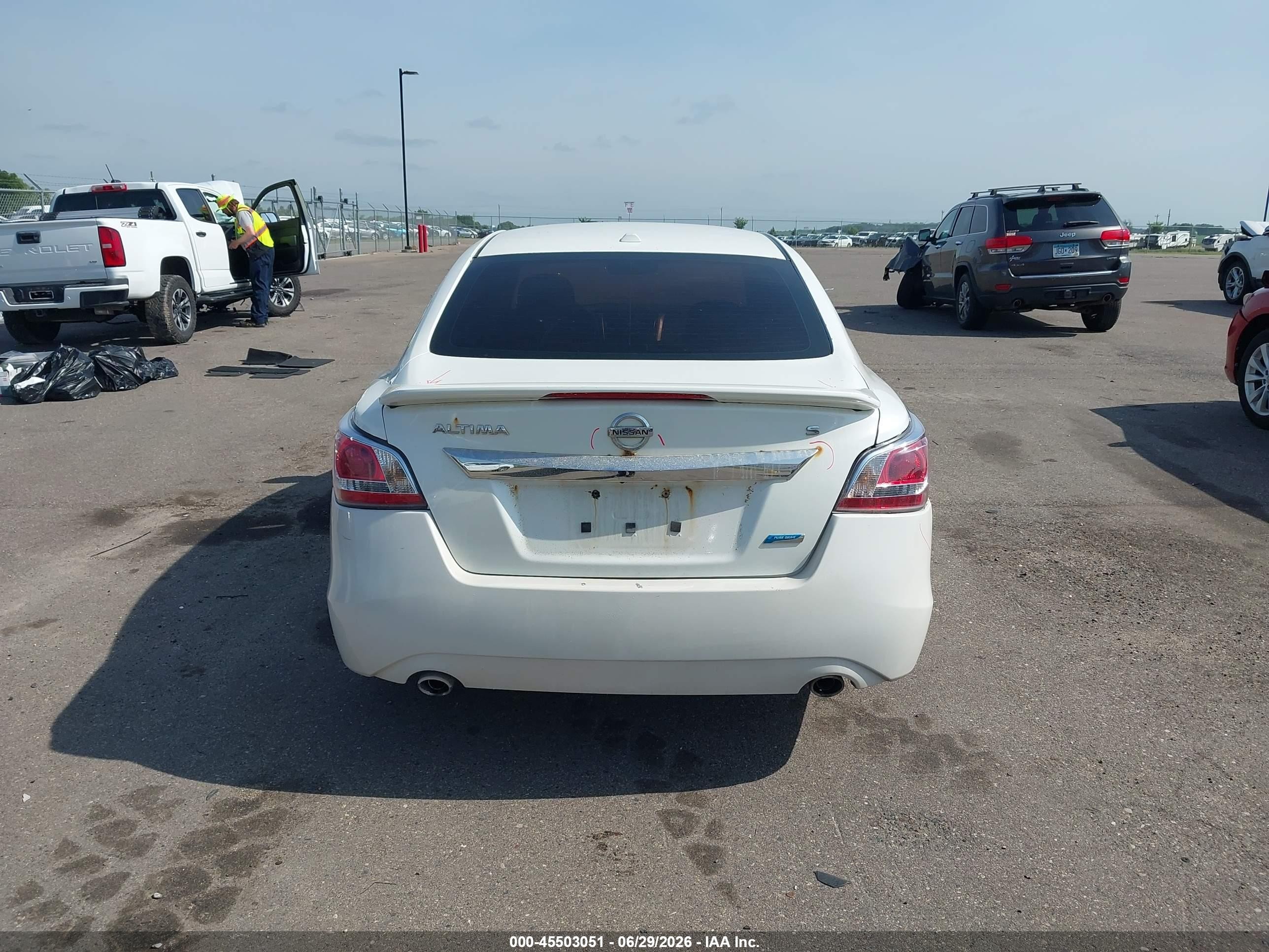2015 Nissan Altima 2.5 Sv White vin: 1N4AL3AP9FC121275
