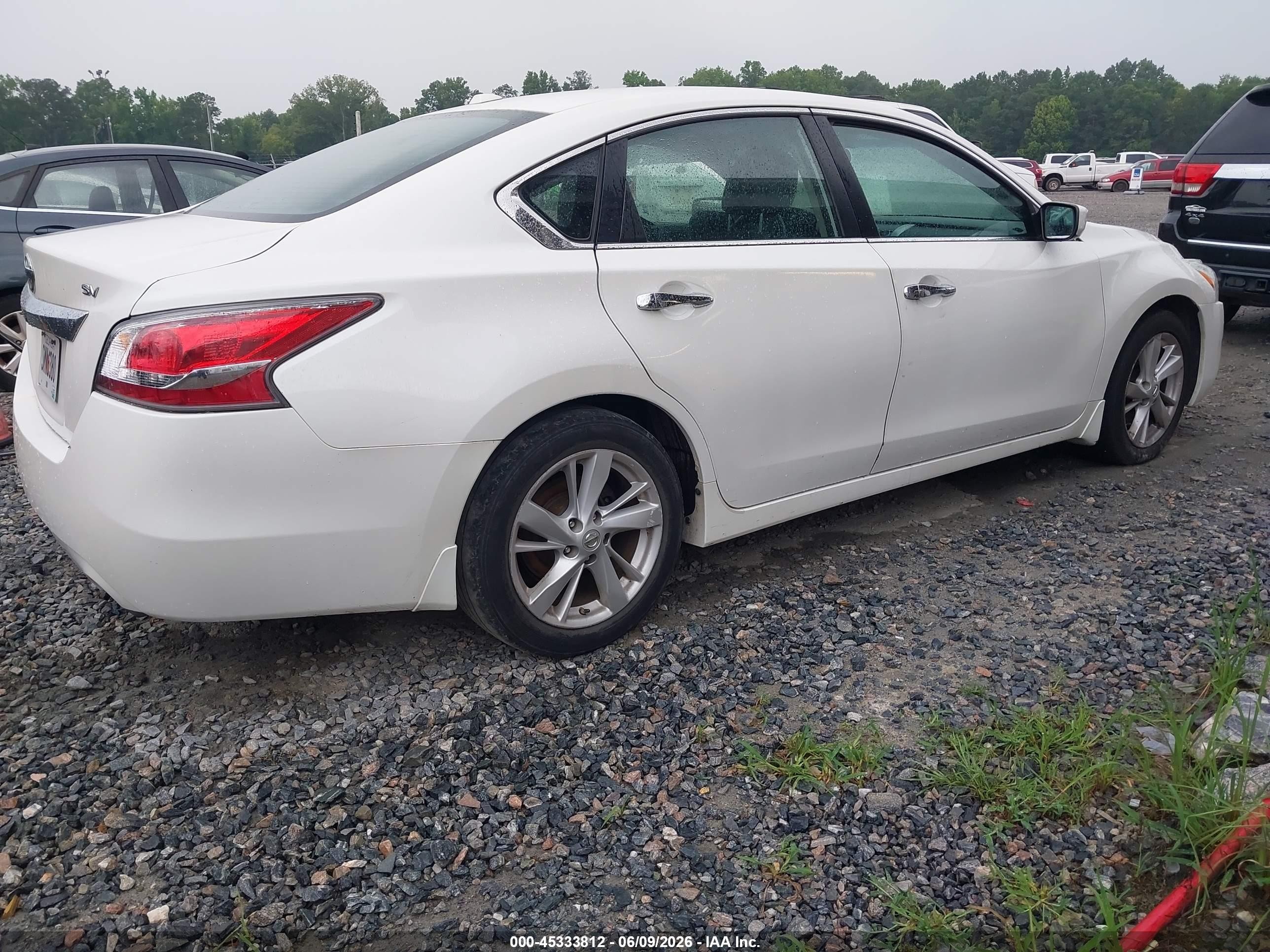 2015 Nissan Altima 2.5 Sv White vin: 1N4AL3AP9FC122779