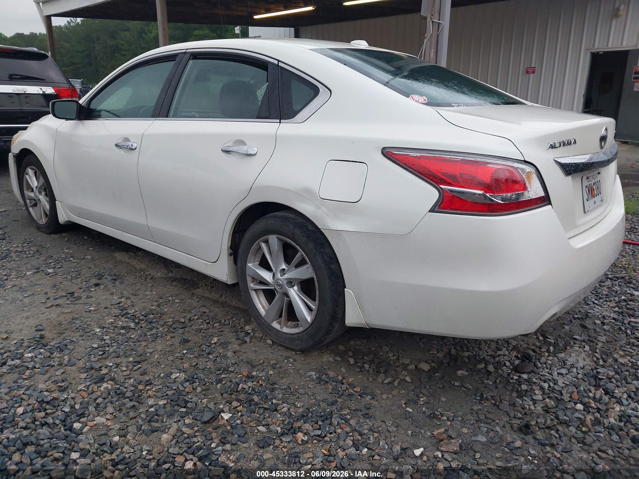 2015 Nissan Altima 2.5 Sv White vin: 1N4AL3AP9FC122779