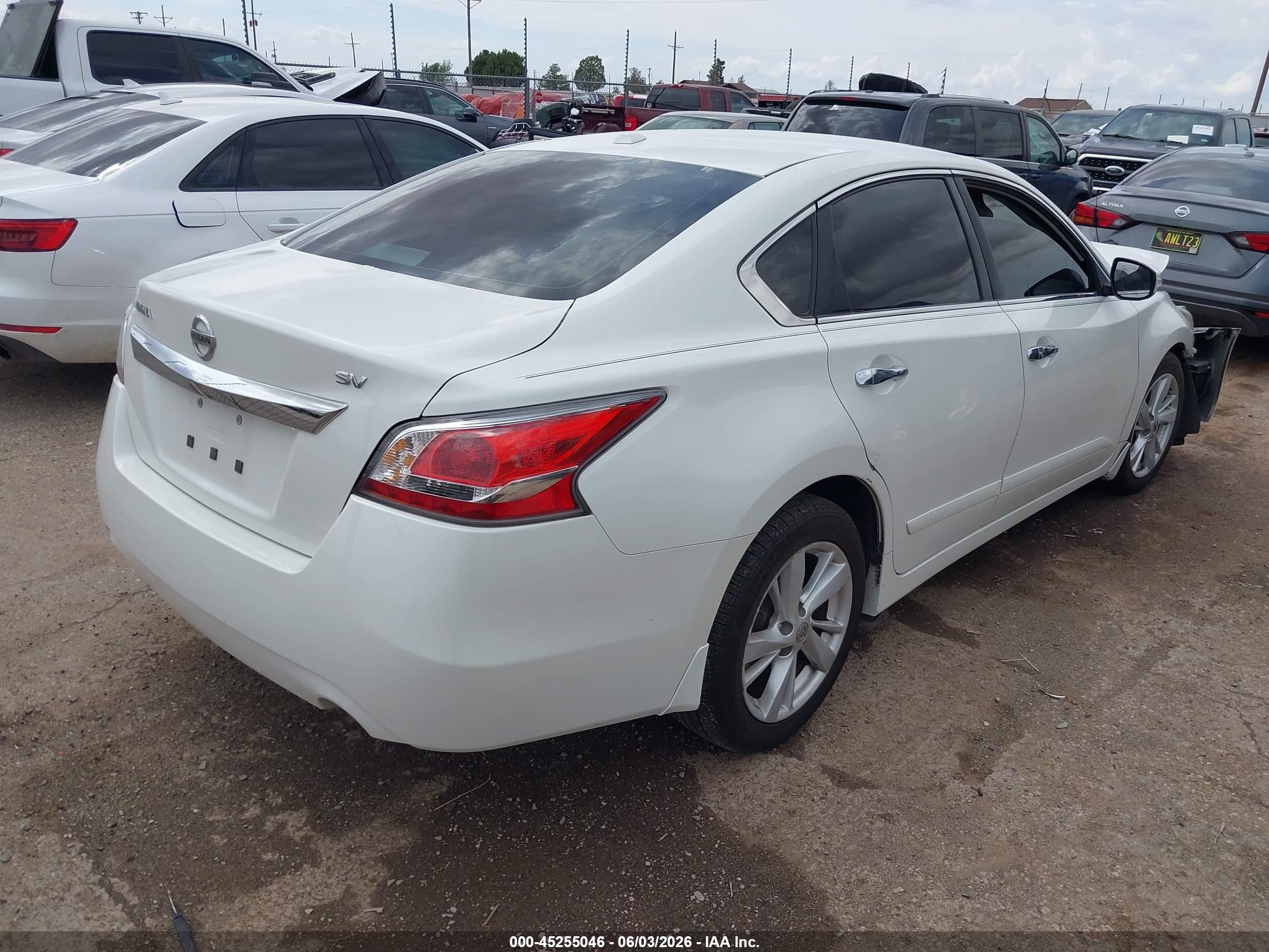 2015 Nissan Altima 2.5 Sv Белый vin: 1N4AL3AP9FC141932