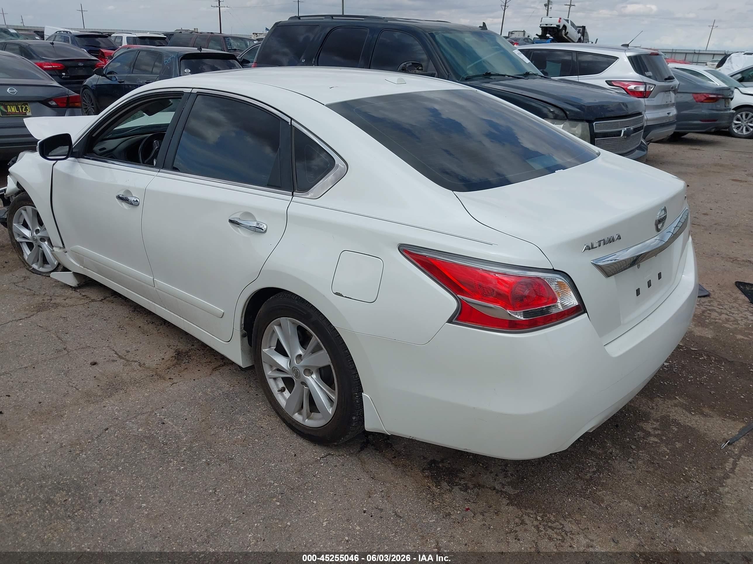 2015 Nissan Altima 2.5 Sv Белый vin: 1N4AL3AP9FC141932