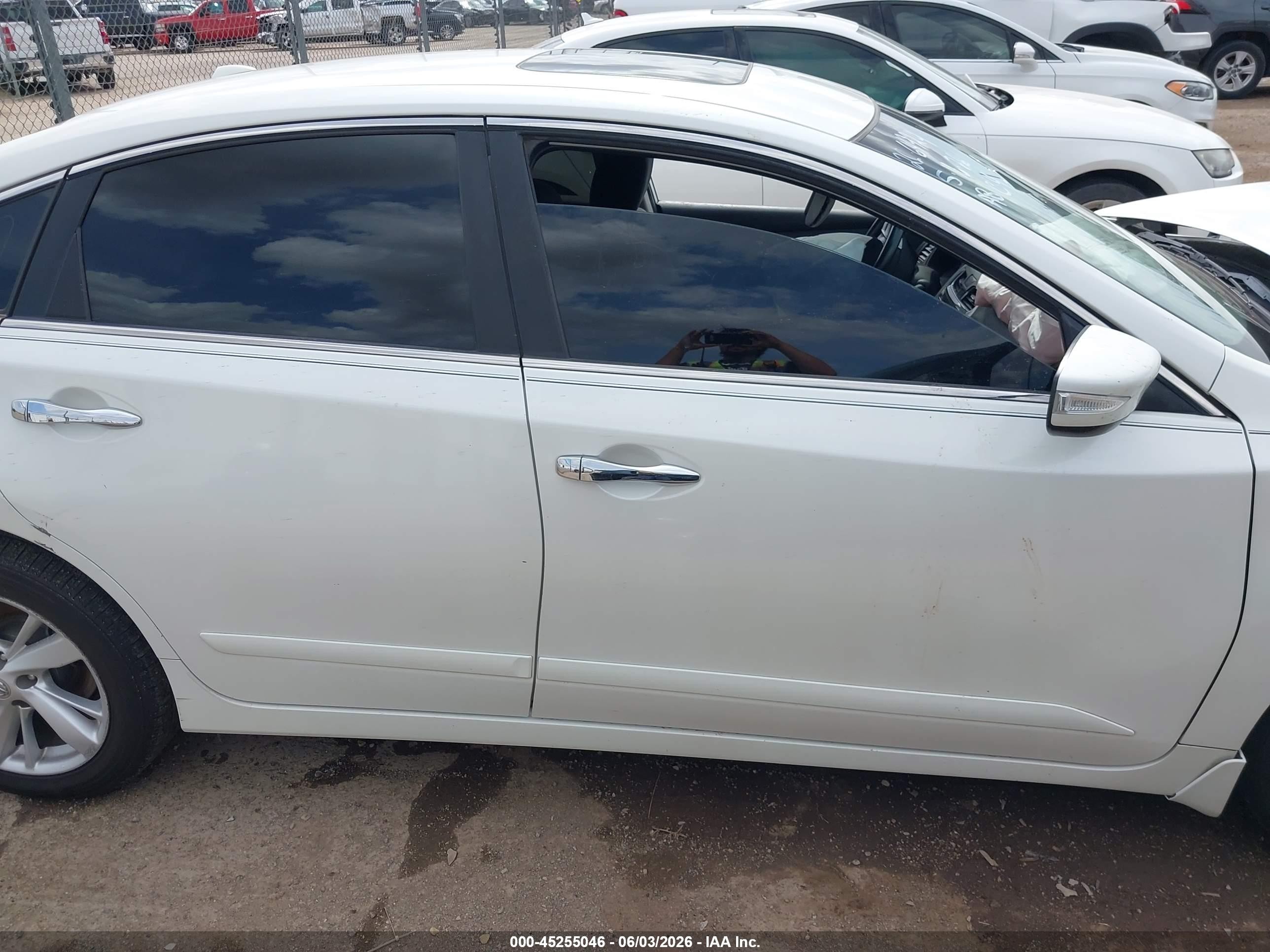 2015 Nissan Altima 2.5 Sv Белый vin: 1N4AL3AP9FC141932