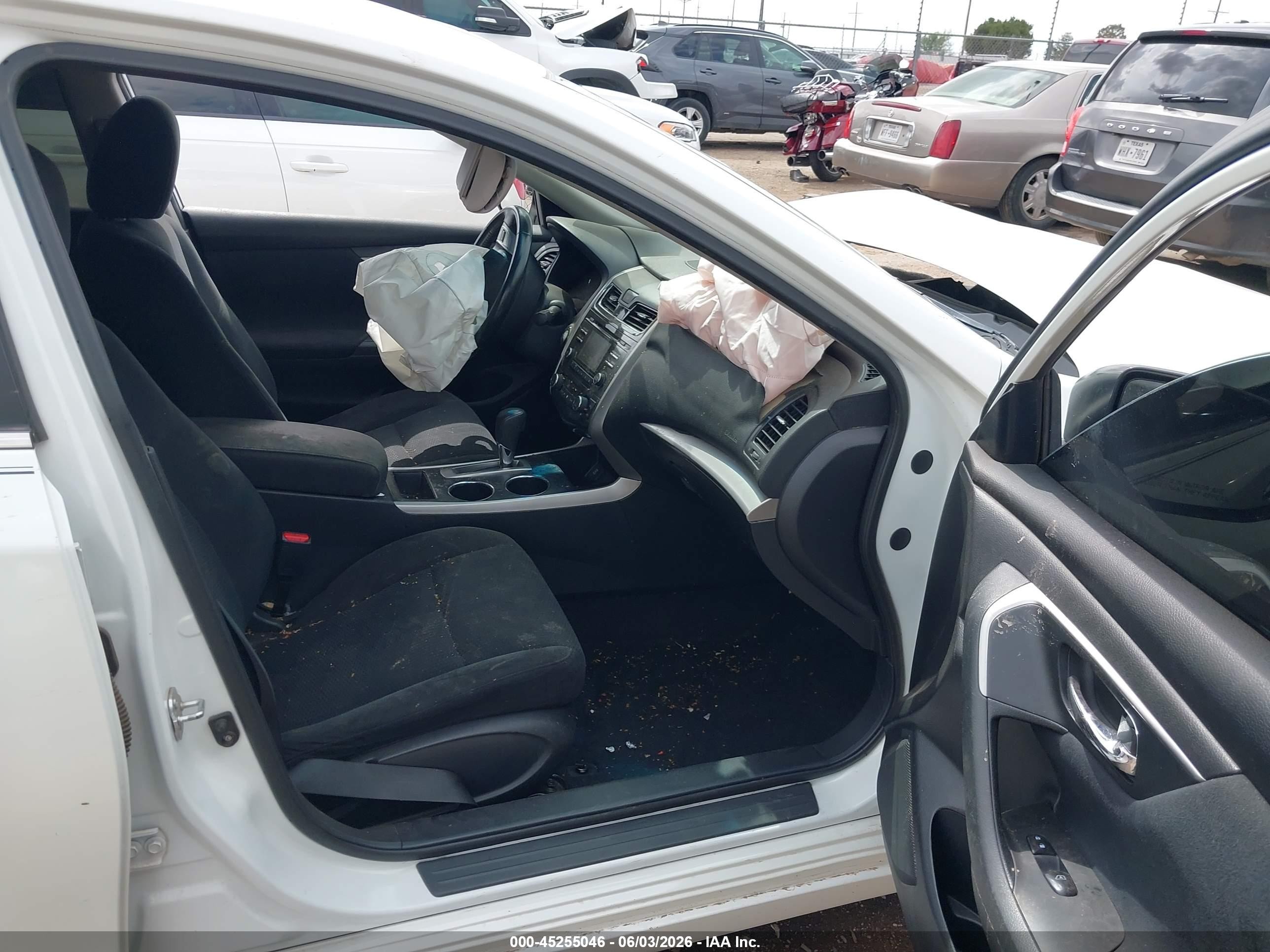 2015 Nissan Altima 2.5 Sv Белый vin: 1N4AL3AP9FC141932