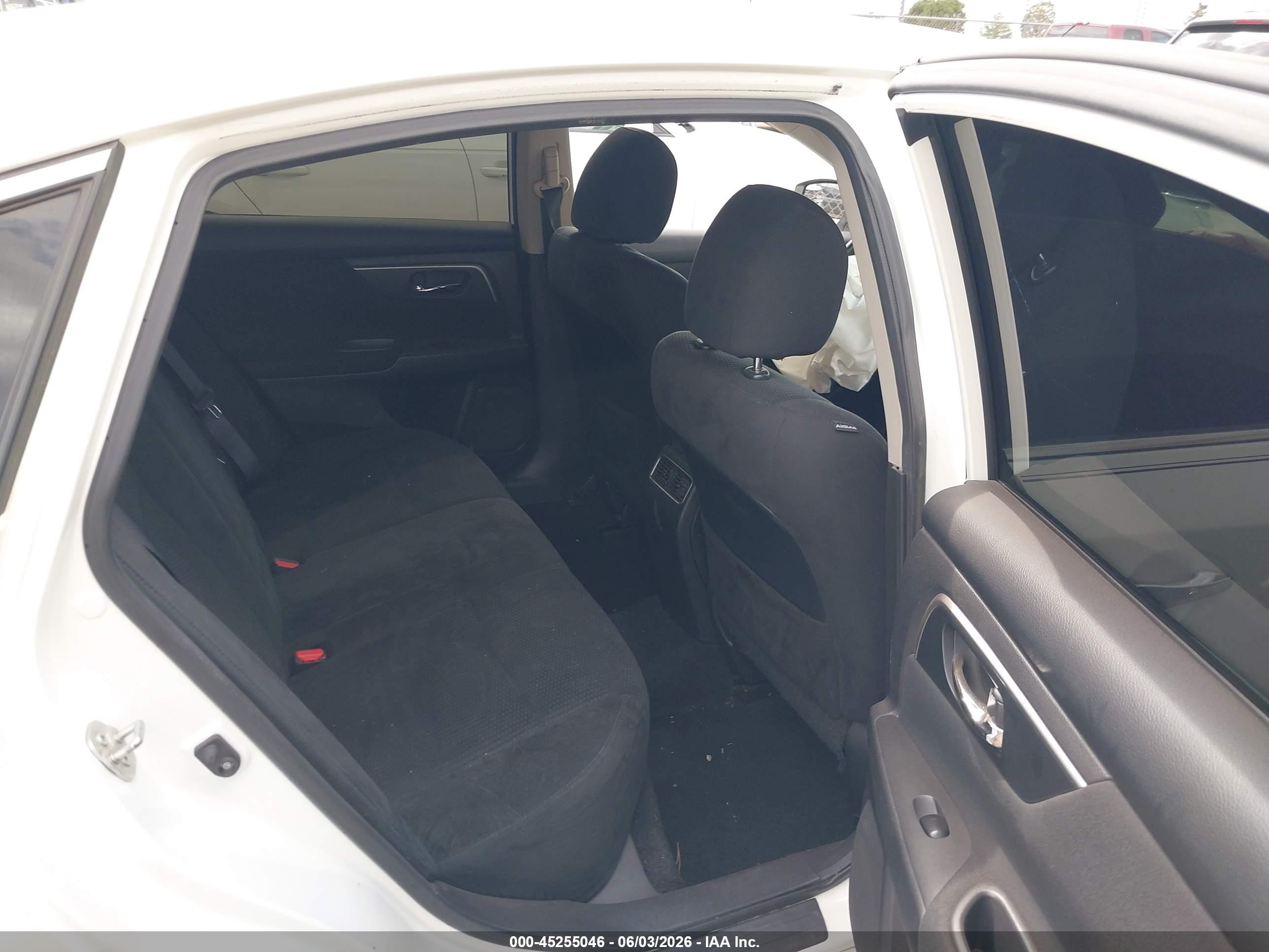 2015 Nissan Altima 2.5 Sv Белый vin: 1N4AL3AP9FC141932