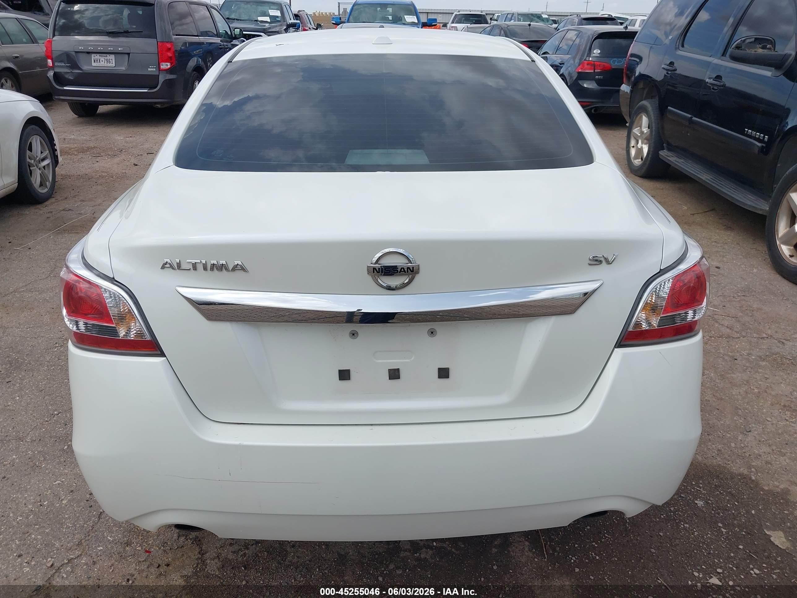 2015 Nissan Altima 2.5 Sv Белый vin: 1N4AL3AP9FC141932