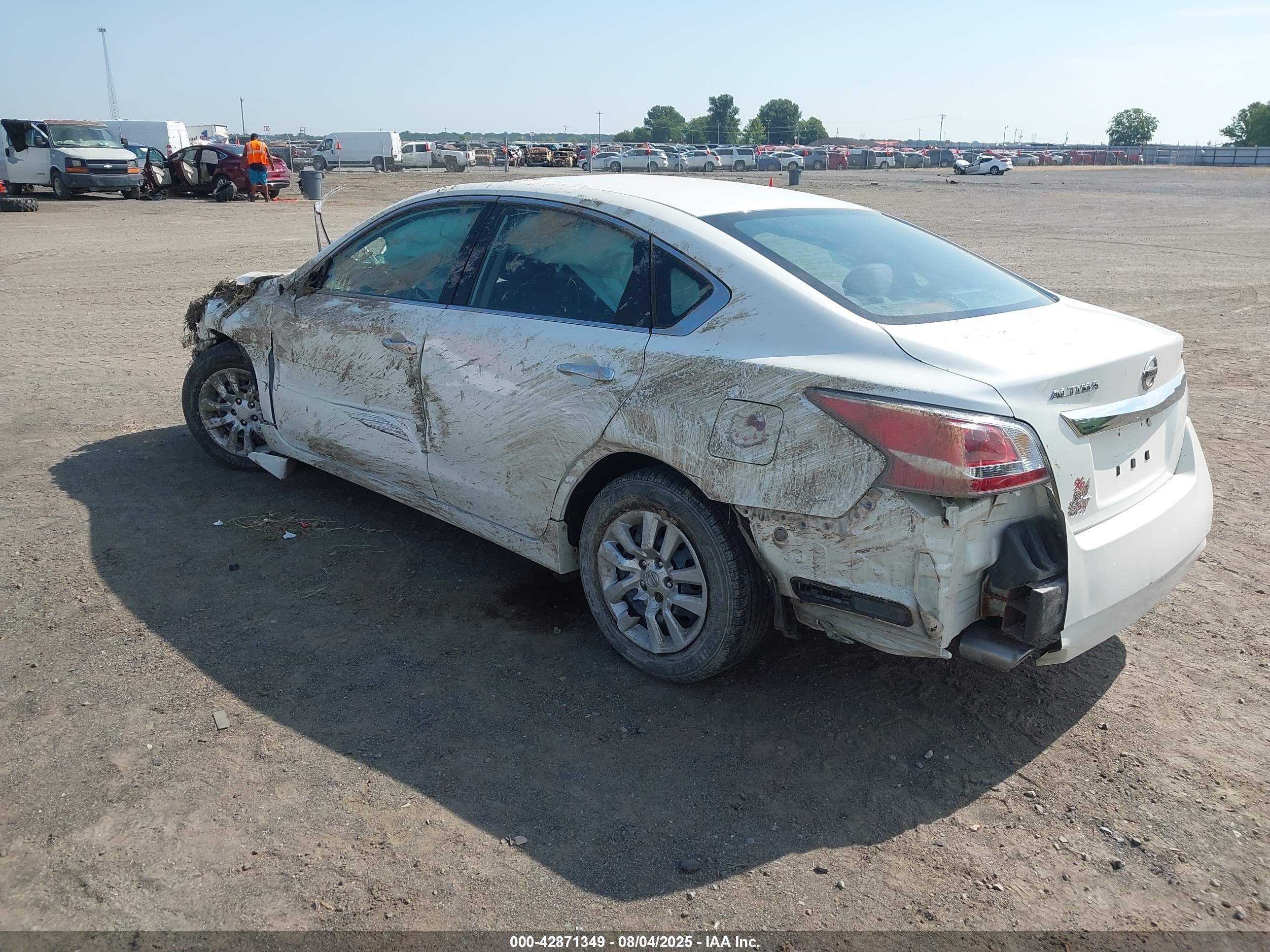 2015 Nissan Altima 2.5 S White vin: 1N4AL3AP9FC142823