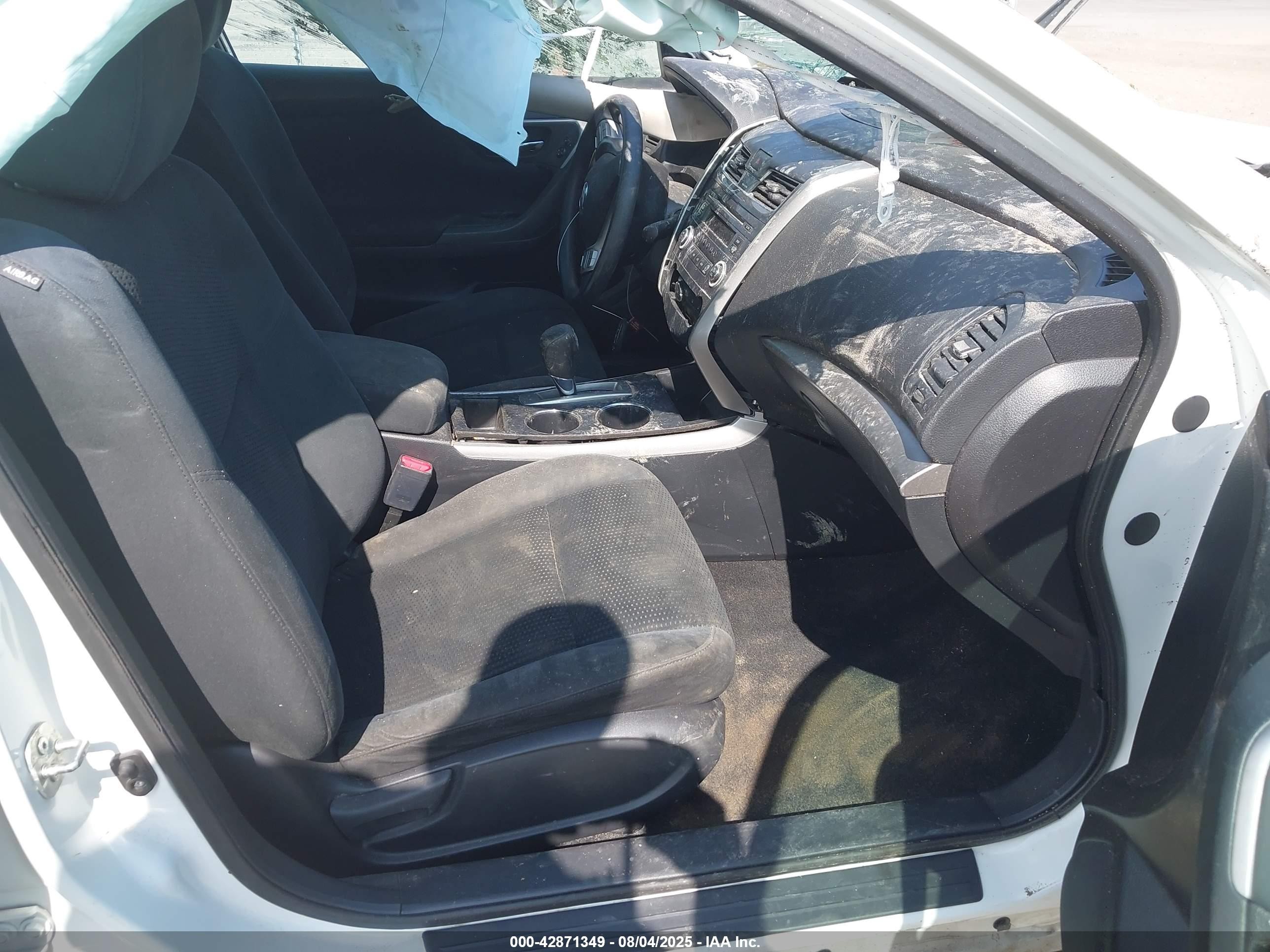 2015 Nissan Altima 2.5 S White vin: 1N4AL3AP9FC142823