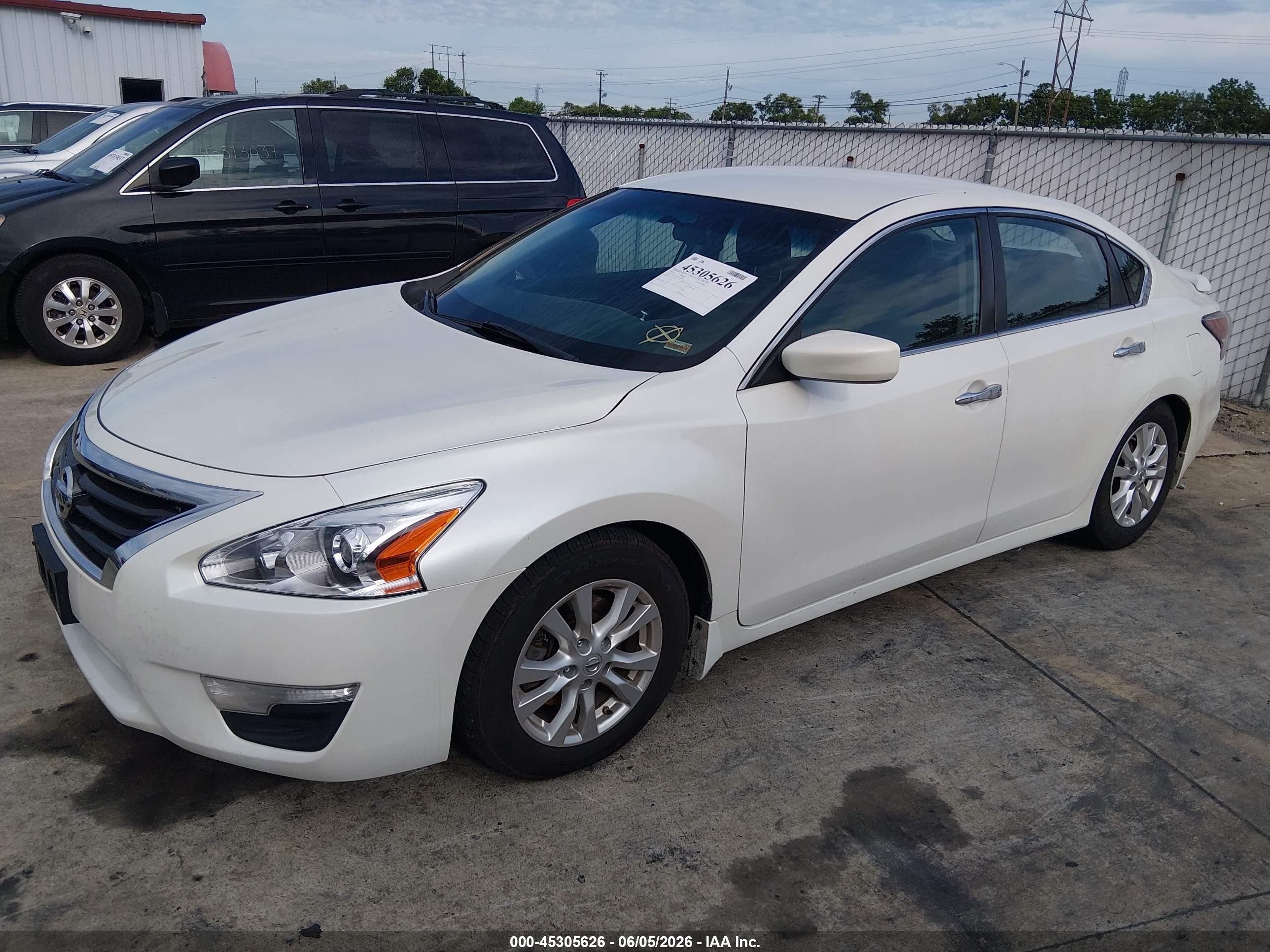2015 Nissan Altima 2.5 S White vin: 1N4AL3AP9FC161601