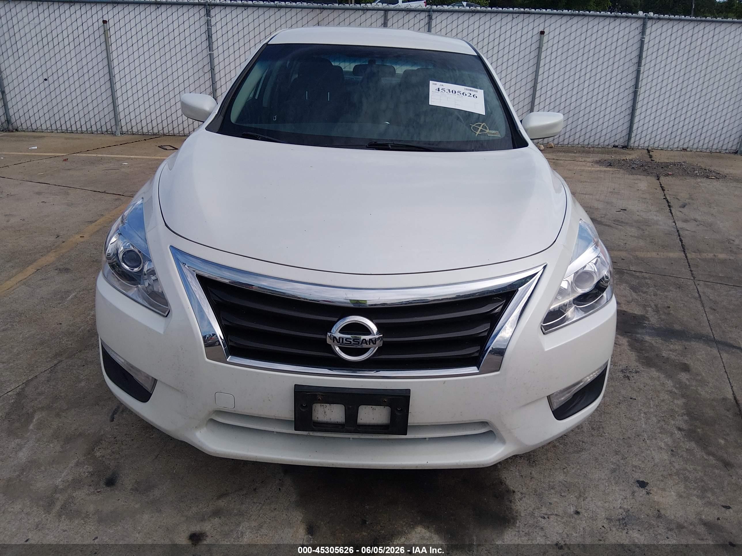 2015 Nissan Altima 2.5 S White vin: 1N4AL3AP9FC161601