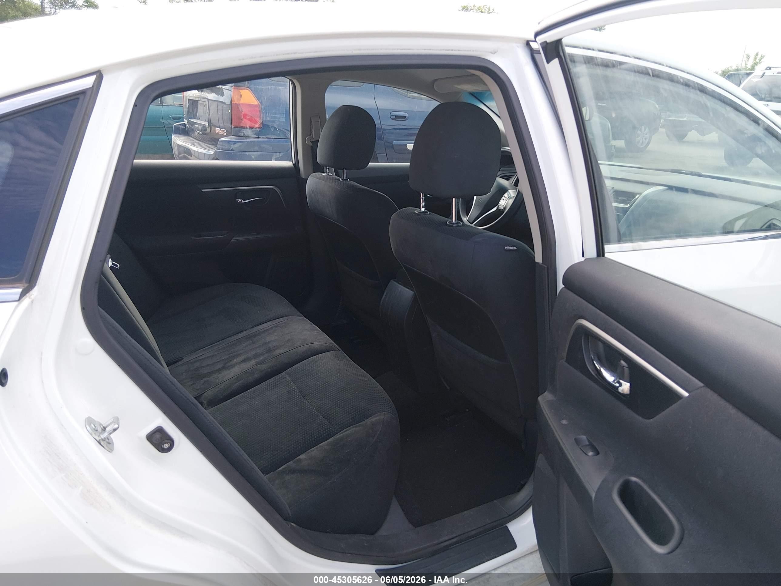 2015 Nissan Altima 2.5 S White vin: 1N4AL3AP9FC161601