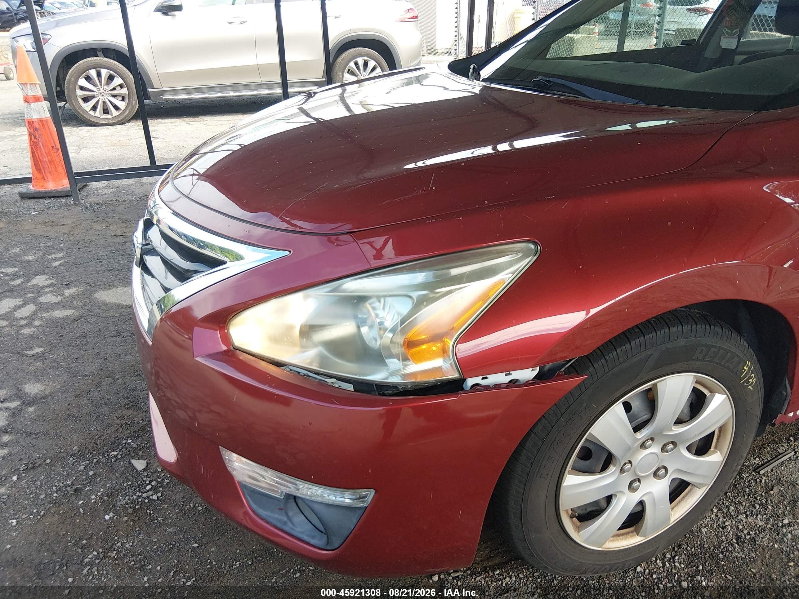 2015 Nissan Altima 2.5 S Red vin: 1N4AL3AP9FC177250