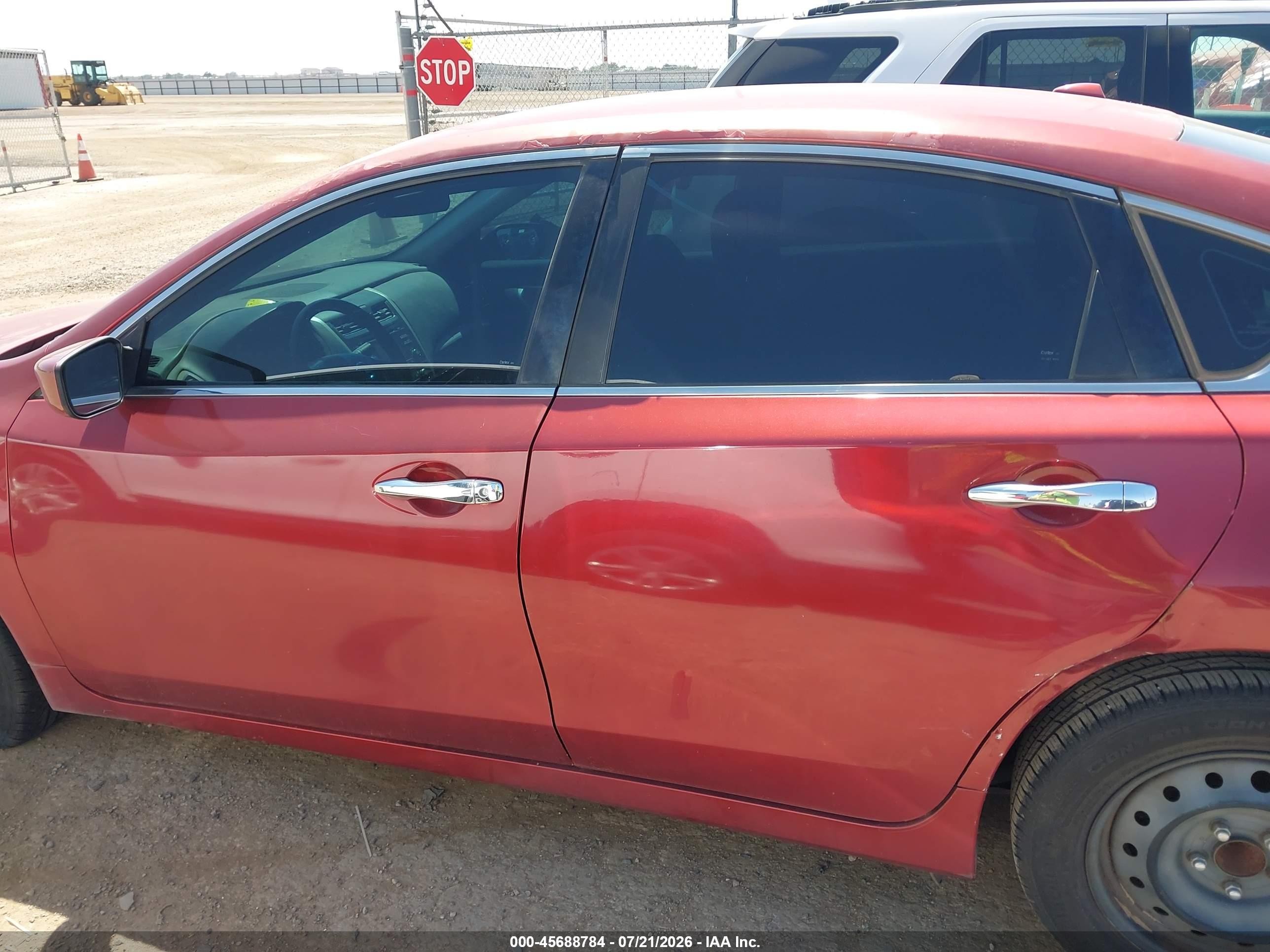 2015 Nissan Altima 2.5/2.5 S/2.5 Sl/2.5 Sv Red vin: 1N4AL3AP9FC181461