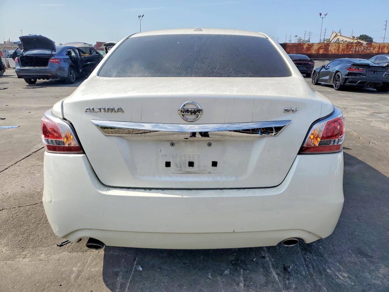 2015 Nissan Altima 2.5 Sv White vin: 1N4AL3AP9FC184246