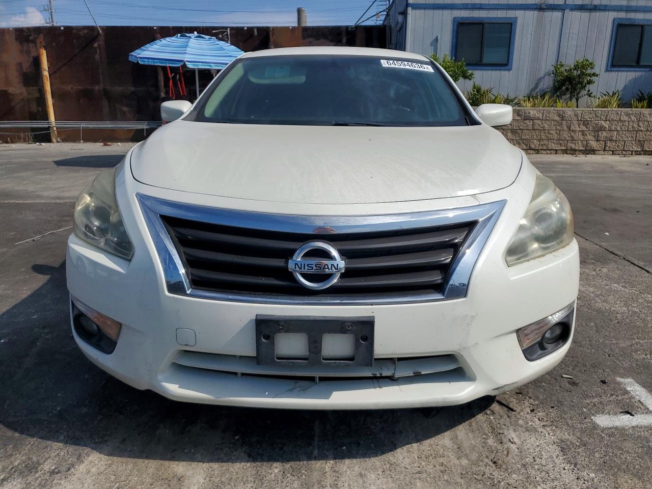 2015 Nissan Altima 2.5 Sv White vin: 1N4AL3AP9FC184246
