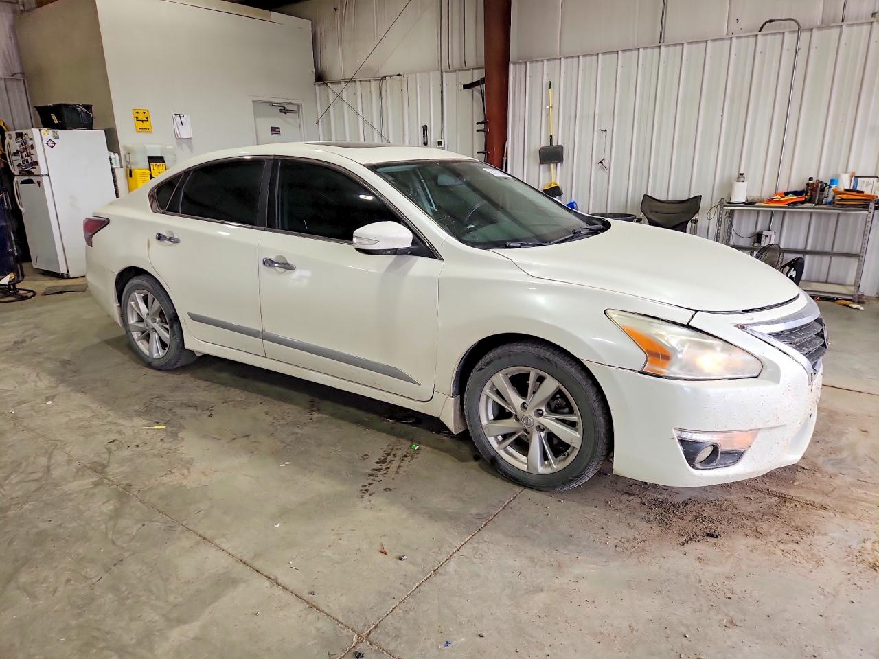2015 Nissan Altima 2.5 Sv White vin: 1N4AL3AP9FC192458