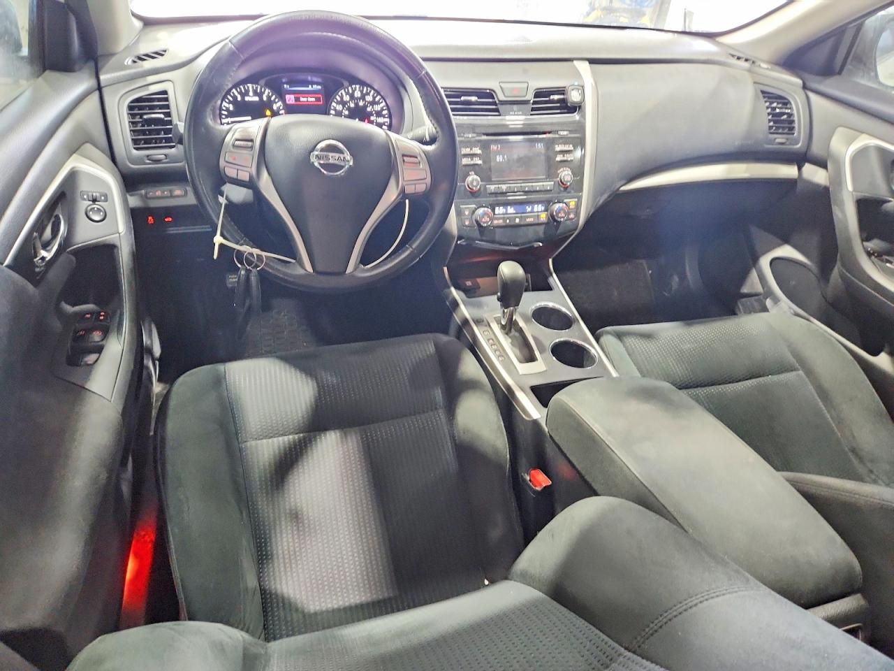 2015 Nissan Altima 2.5 Sv White vin: 1N4AL3AP9FC192458