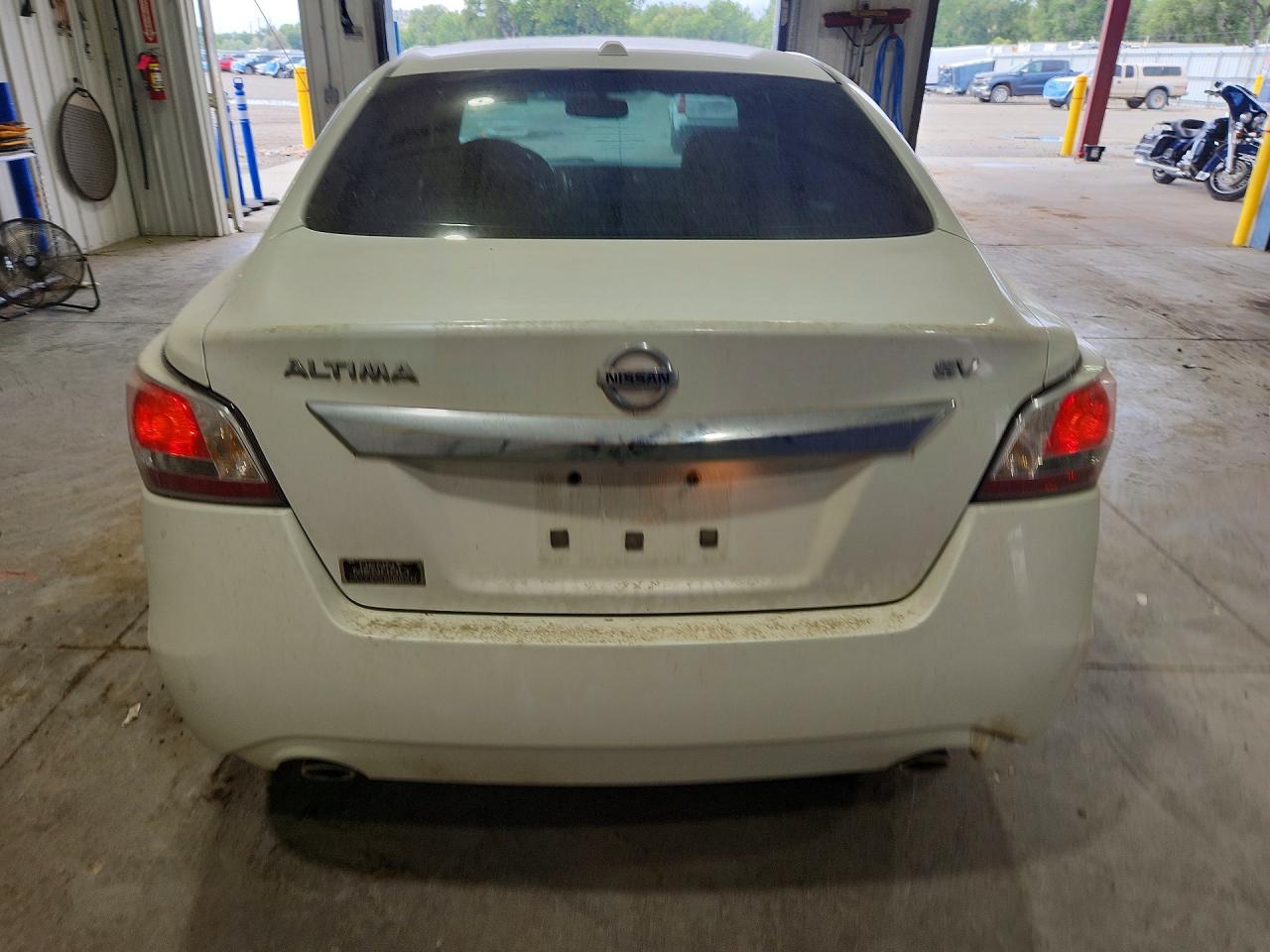 2015 Nissan Altima 2.5 Sv White vin: 1N4AL3AP9FC192458