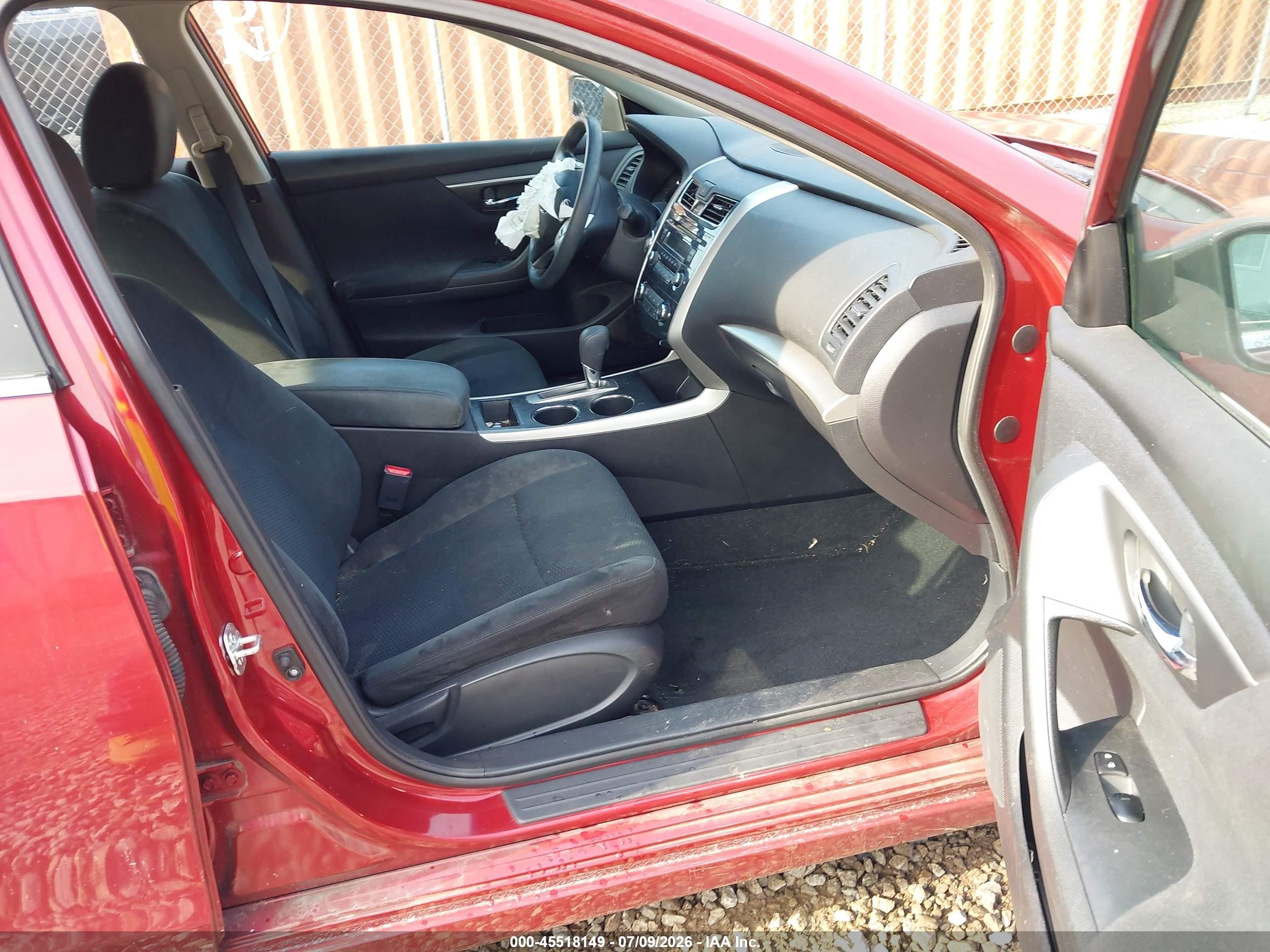 2015 Nissan Altima 2.5 S Red vin: 1N4AL3AP9FC201515