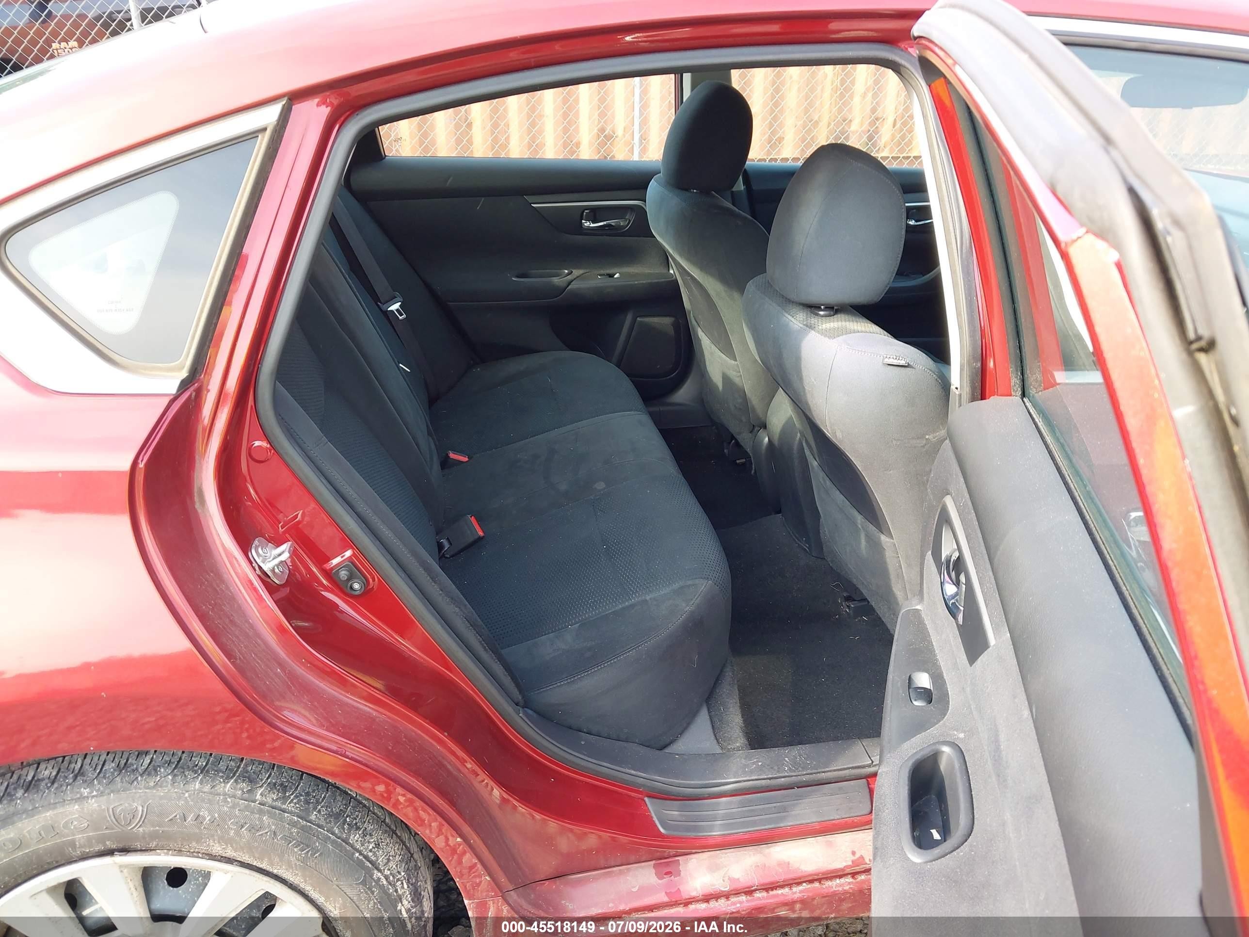 2015 Nissan Altima 2.5 S Red vin: 1N4AL3AP9FC201515